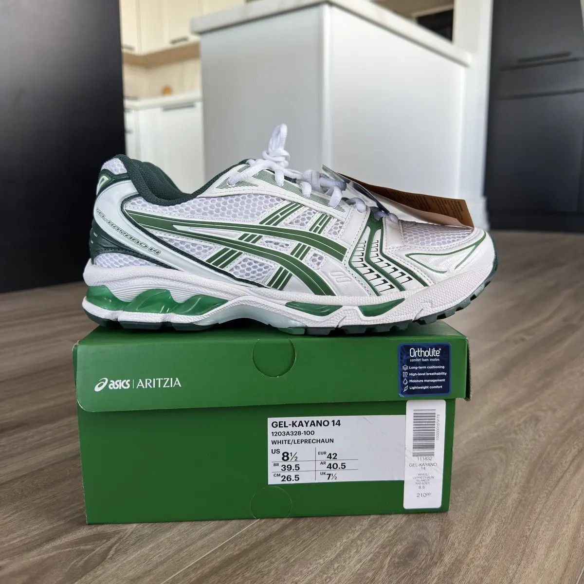 Asics ASICS x Aritzia Gel-Kayano 14 White Leprechaun/Green Size US 8.5 / EU 41-42 - 3 Thumbnail