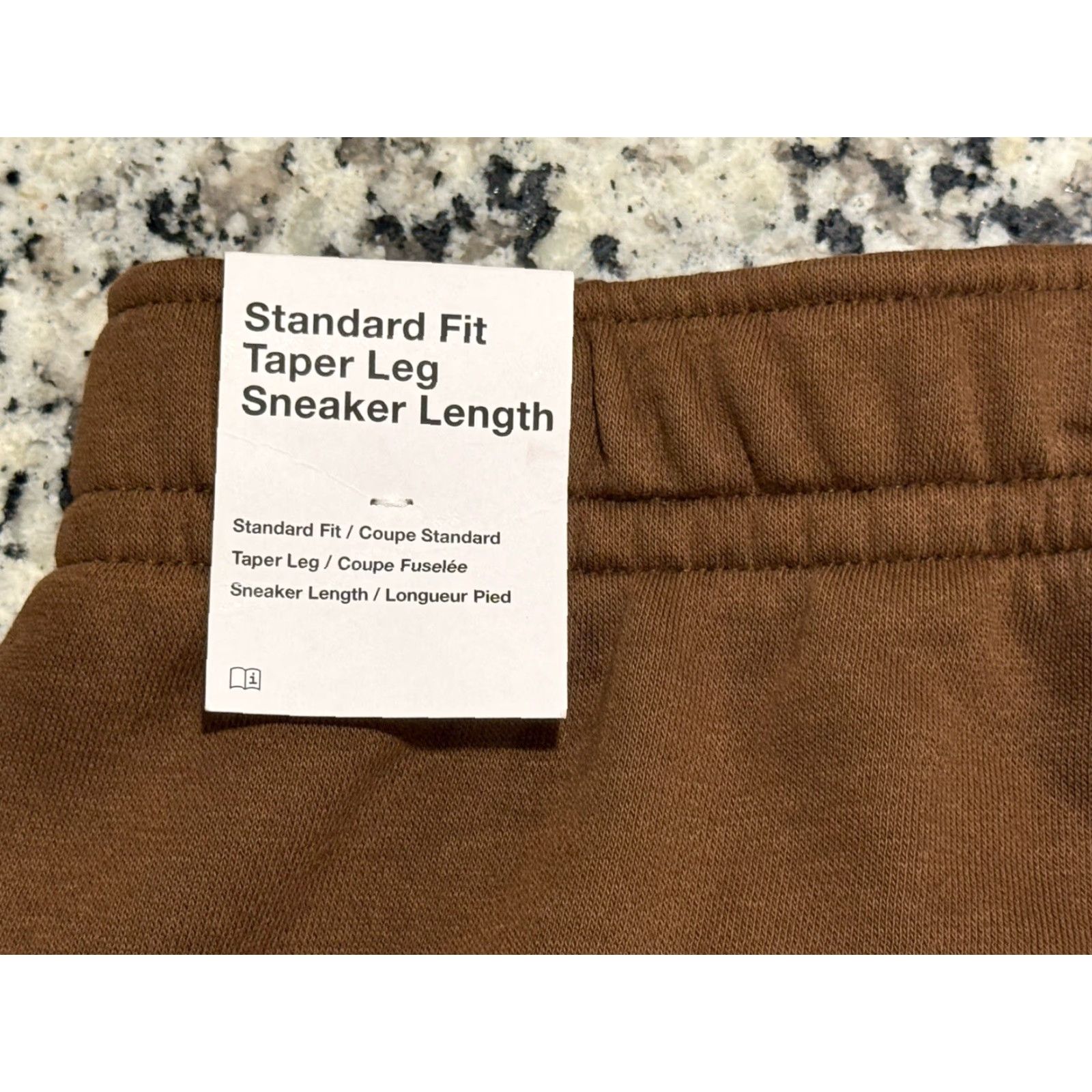 Nike NWT Nike Cargo Fleece Pants Sweatpants Logo Men's M Brown Cotton Fleece Cargo Regular Inseam 26.5 in Size US 31 - 6 Thumbnail