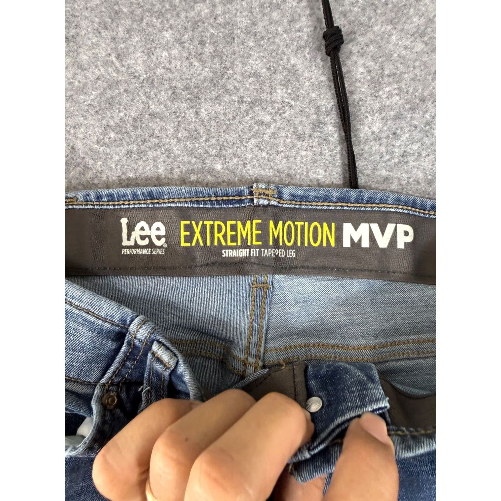 Lee Lee Extreme Motion MVP Jeans Mens 38x32 Blue Denim Straight Fit Tapered Leg Stretch Jeans Mens Regular Waist 37in Blue Denim Size US 38 / EU 54 - 5 Thumbnail