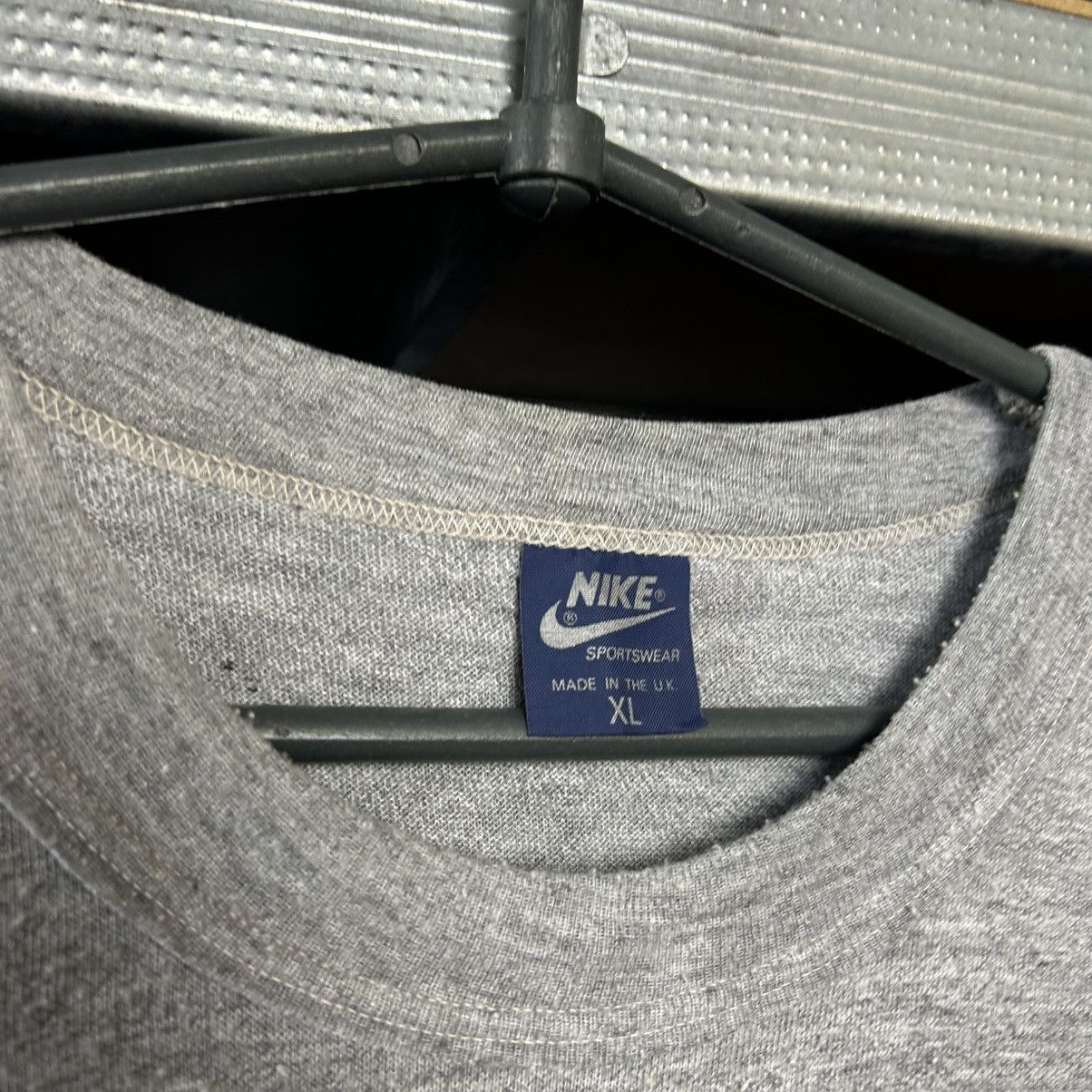 Nike Vintage Nike Big Logo Made In U.K. Streetwear 90’s tee Size US XL / EU 56 / 4 - 4 Thumbnail
