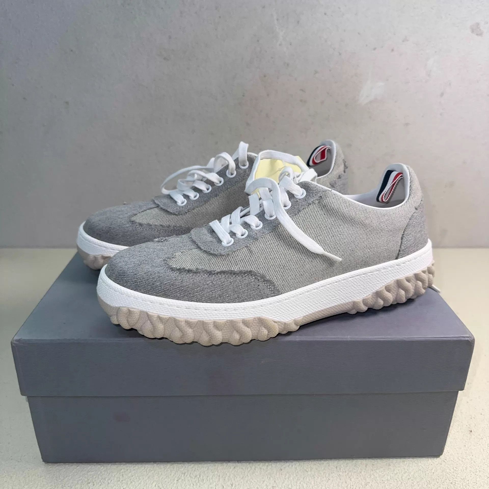 Thom Browne Gray Low-Top Sneakers Size 10 Size US 10 / EU 43 - 1 Thumbnail