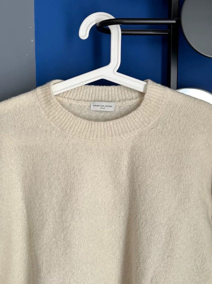 Dries Van Noten Dries van noten White cashmere sweater 2412-Nextarrow Size US S / EU 44-46 / 1 - 3 Thumbnail