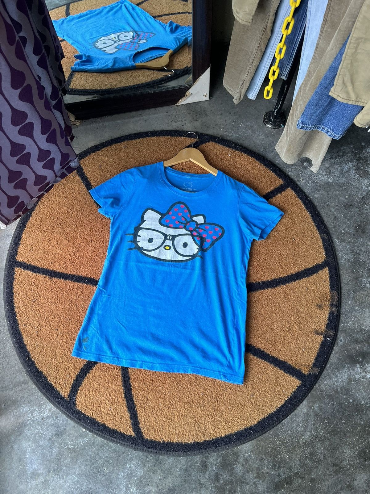 Cartoon Network 🔥Hello Kitty Big Logo Tees Size S / US 4 / IT 40 - 2 Thumbnail