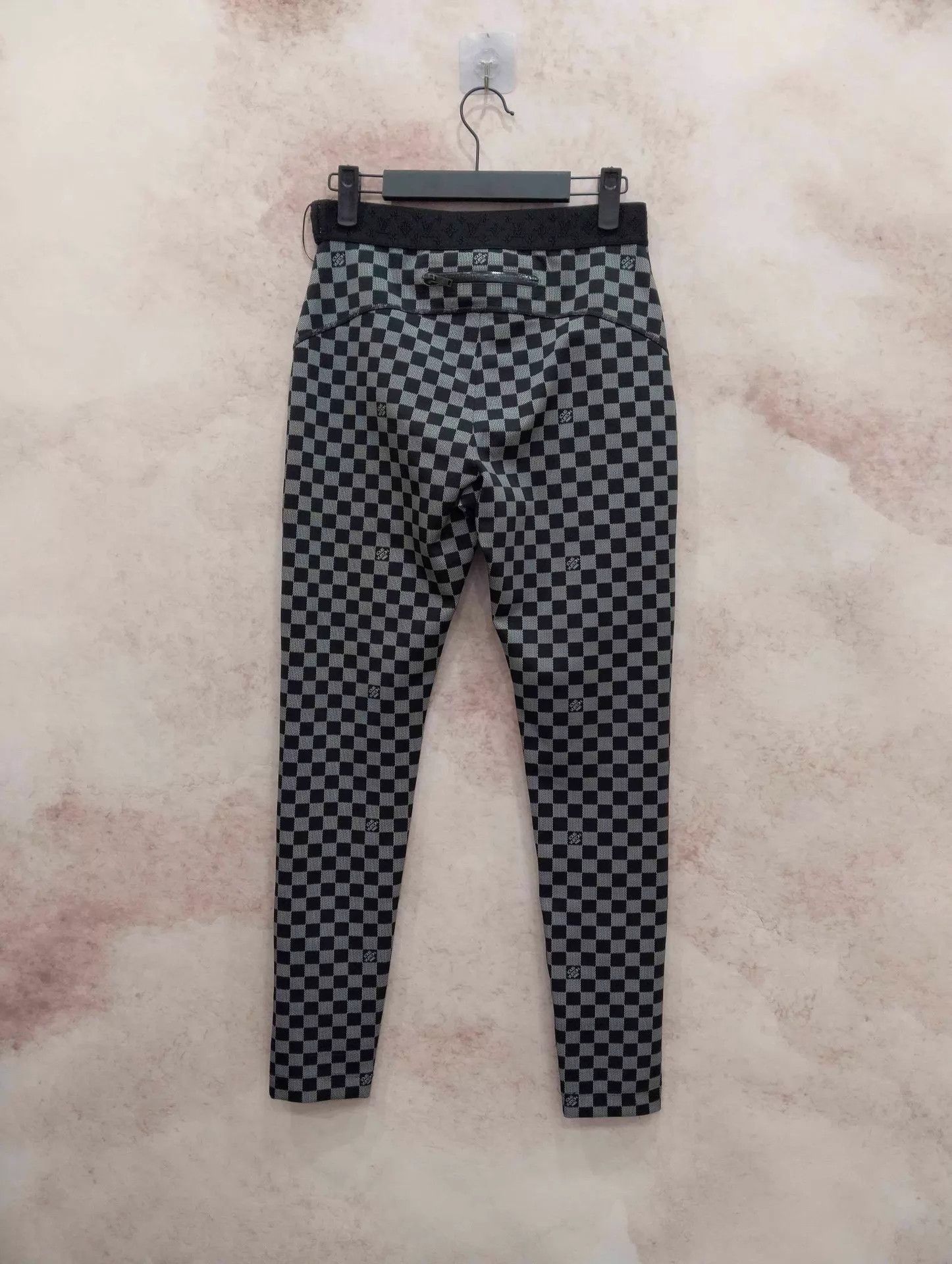 Louis Vuitton LV Women's Black White Monogram Logo Leggings 38 Size 27" / US 4 / IT 40 - 2 Thumbnail