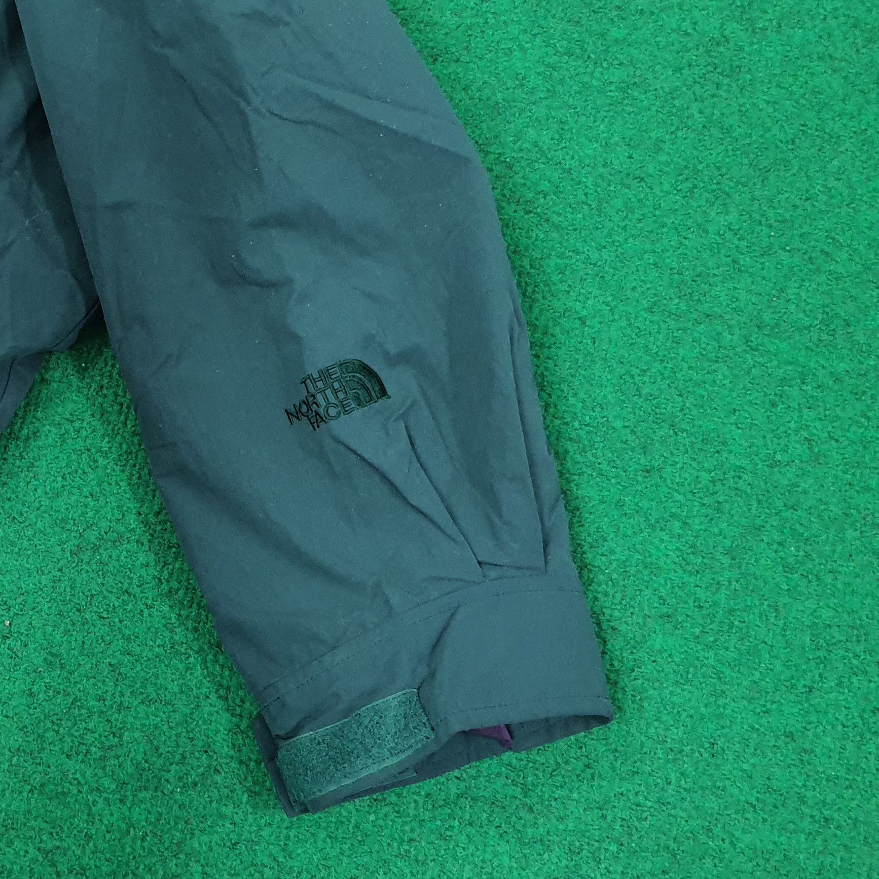 The North Face Vintage The North Face Armadilla Outdoor Jacket C251N15 Size US L / EU 52-54 / 3 - 12 Thumbnail