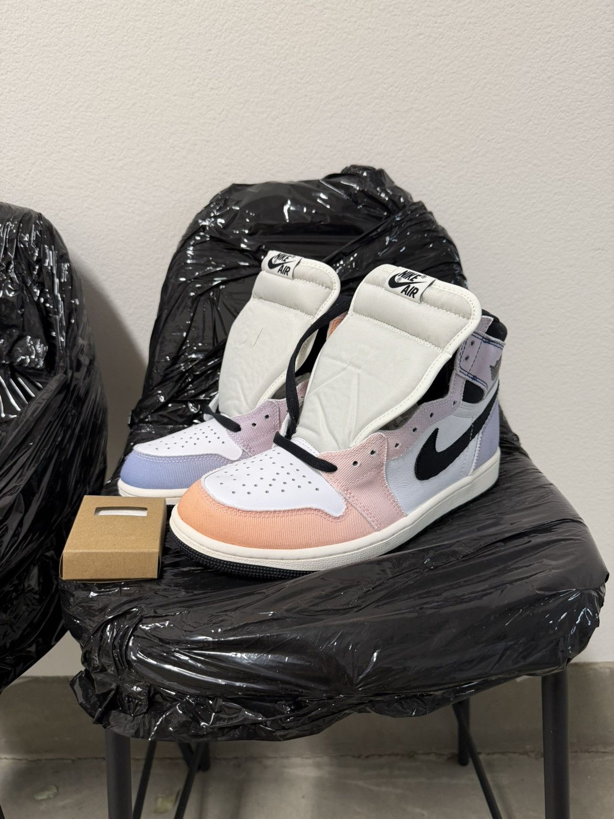 Nike Size 8 - Air Jordan 1 Retro OG High Skyline Size US 8 / EU 41 - 3 Thumbnail