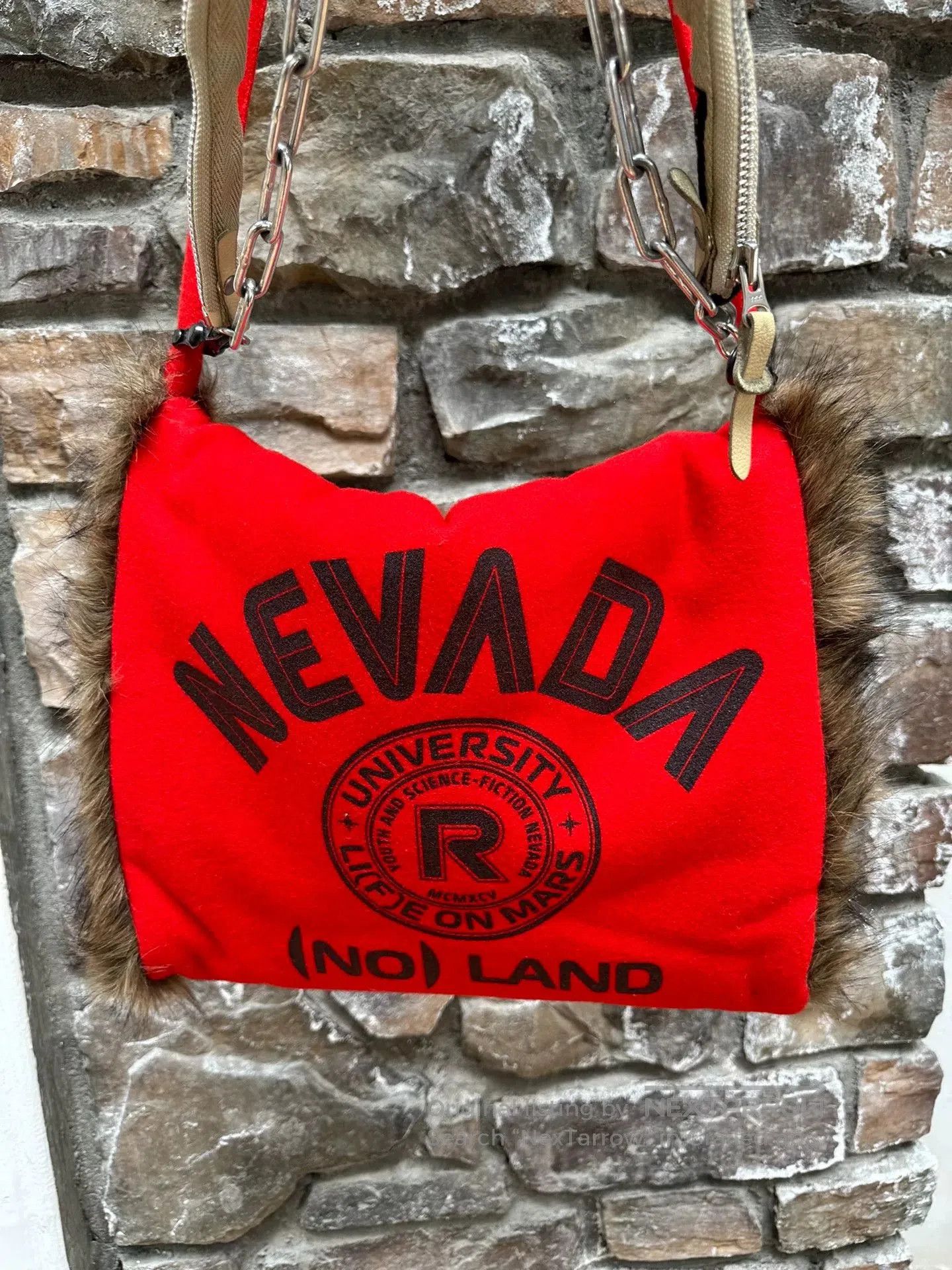 Raf Simons Red Fur Handbag by Raf Simons. Size ONE SIZE - 3 Thumbnail