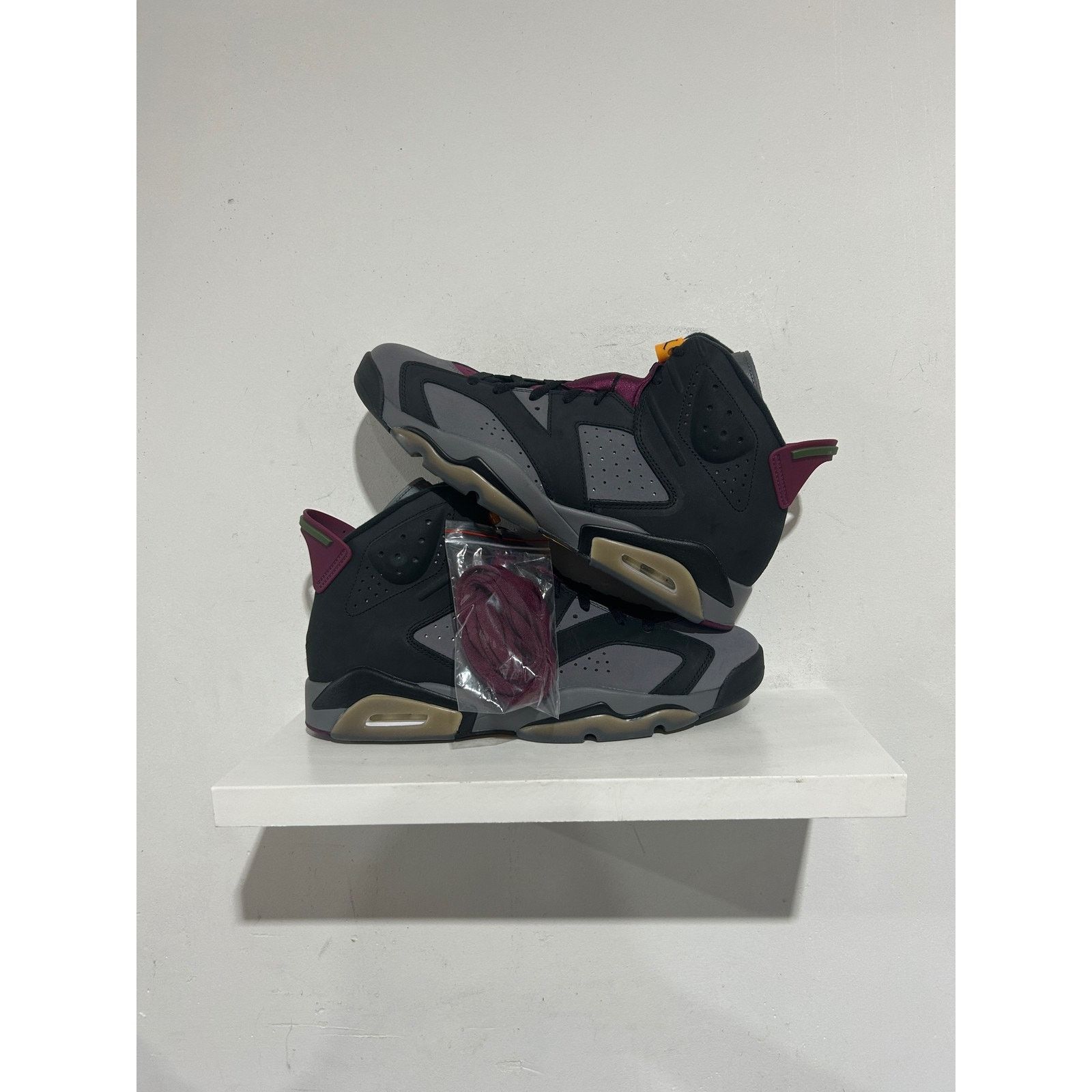 Nike NIKE JORDAN 6 BORDEAUX SIZE 13 NEW Size US 13 / EU 46 - 1 Thumbnail