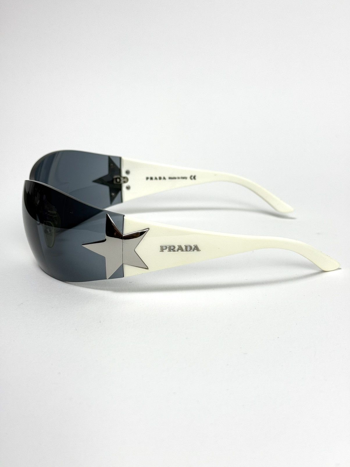 Prada Y2K ICONIC PRADA STAR SUNGLASSES IN WHITE Size ONE SIZE - 2 Thumbnail