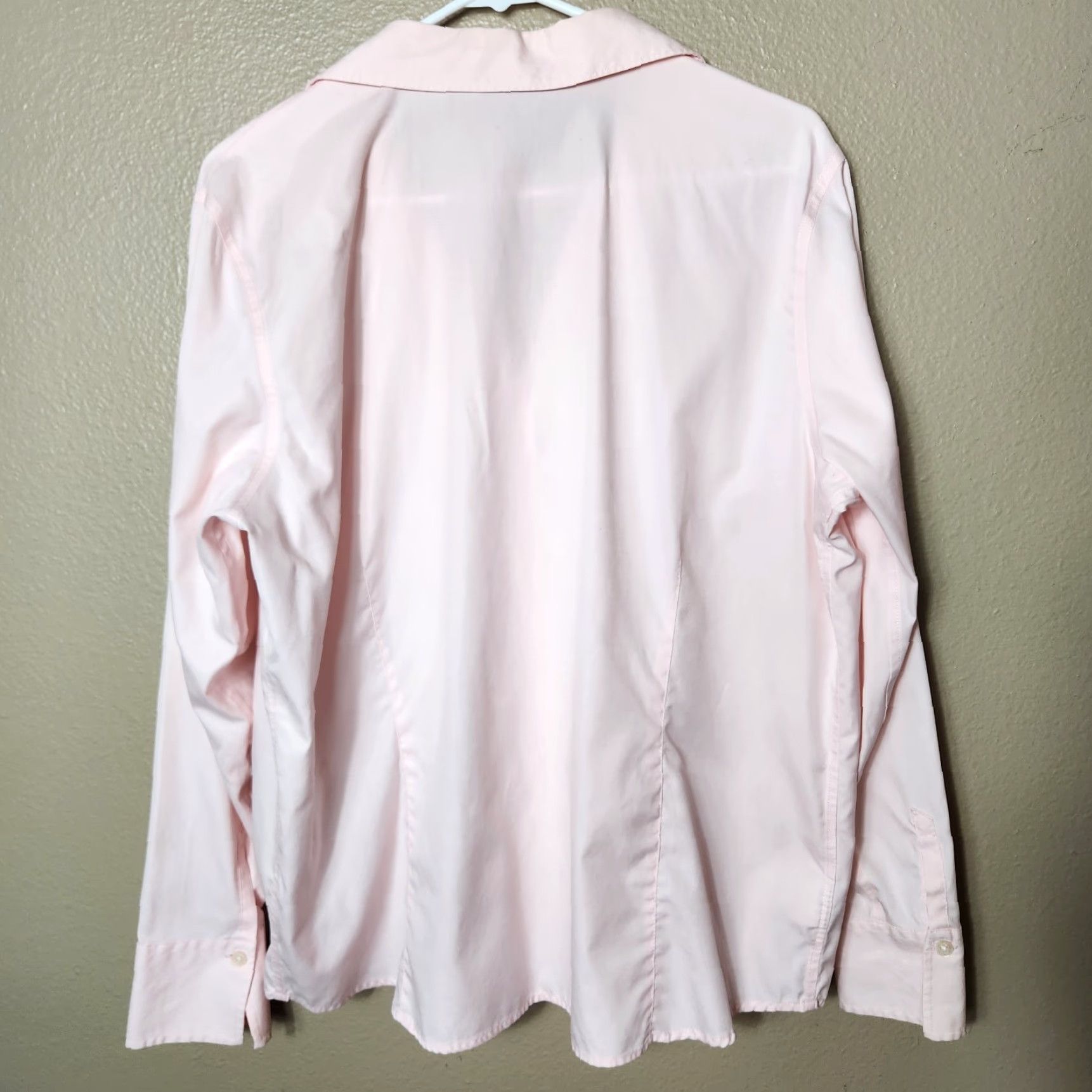 Eddie Bauer Eddie Bauer Womens XL Pastel Pink Wrinkle Resistant LS V-neck Button Up Shirt Size XL / US 12-14 / IT 48-50 - 4 Thumbnail