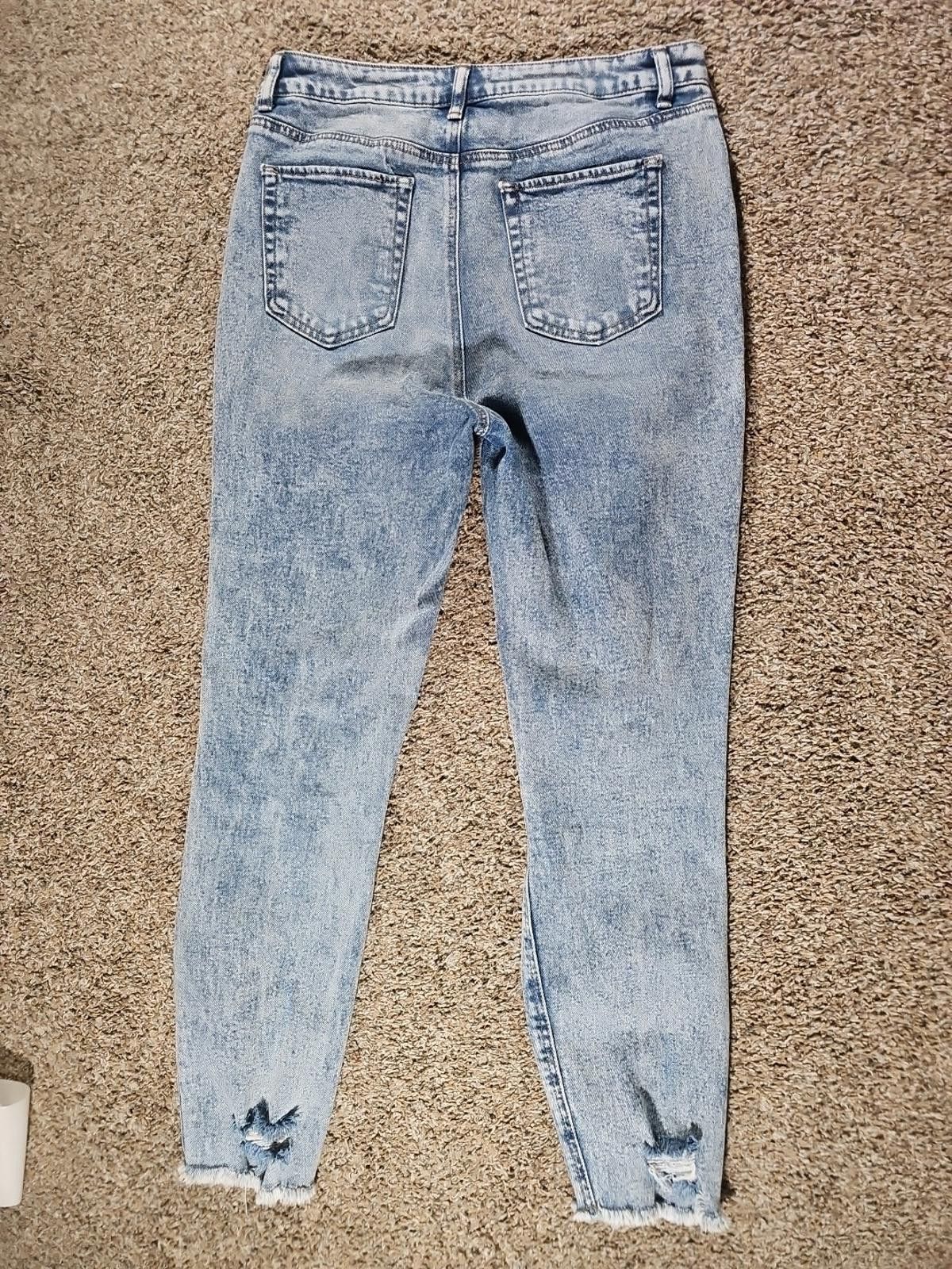Other Tinseltown Sz 11 Destroyed Light Wash Slim Jeans Size 30" / US 8 / IT 44 - 8 Thumbnail