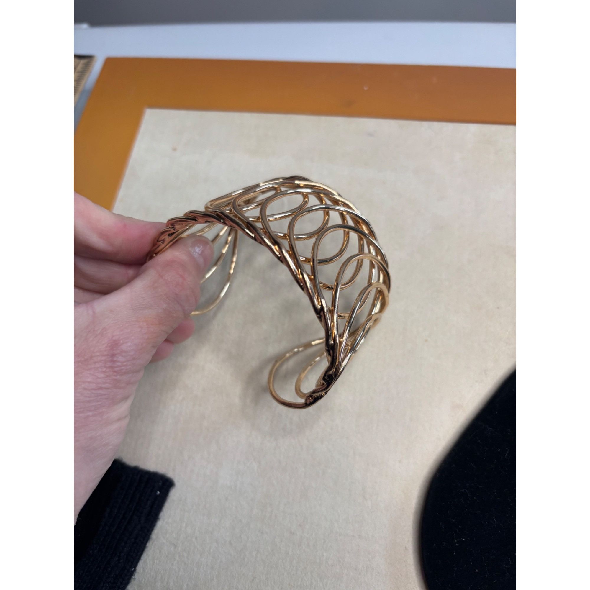 Other Vintage Gold-Toned Openwork Cuff Bracelet With Twisted Wire Size ONE SIZE - 4 Thumbnail