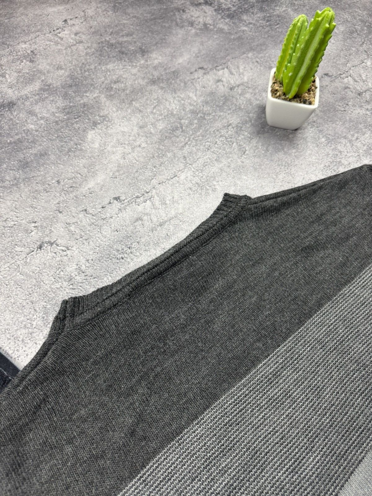 Comme des Garcons SHIRT Comme des Garçons SHIRT Gradient Striped Sweater Grey Sz L Size US L / EU 52-54 / 3 - 13 Thumbnail
