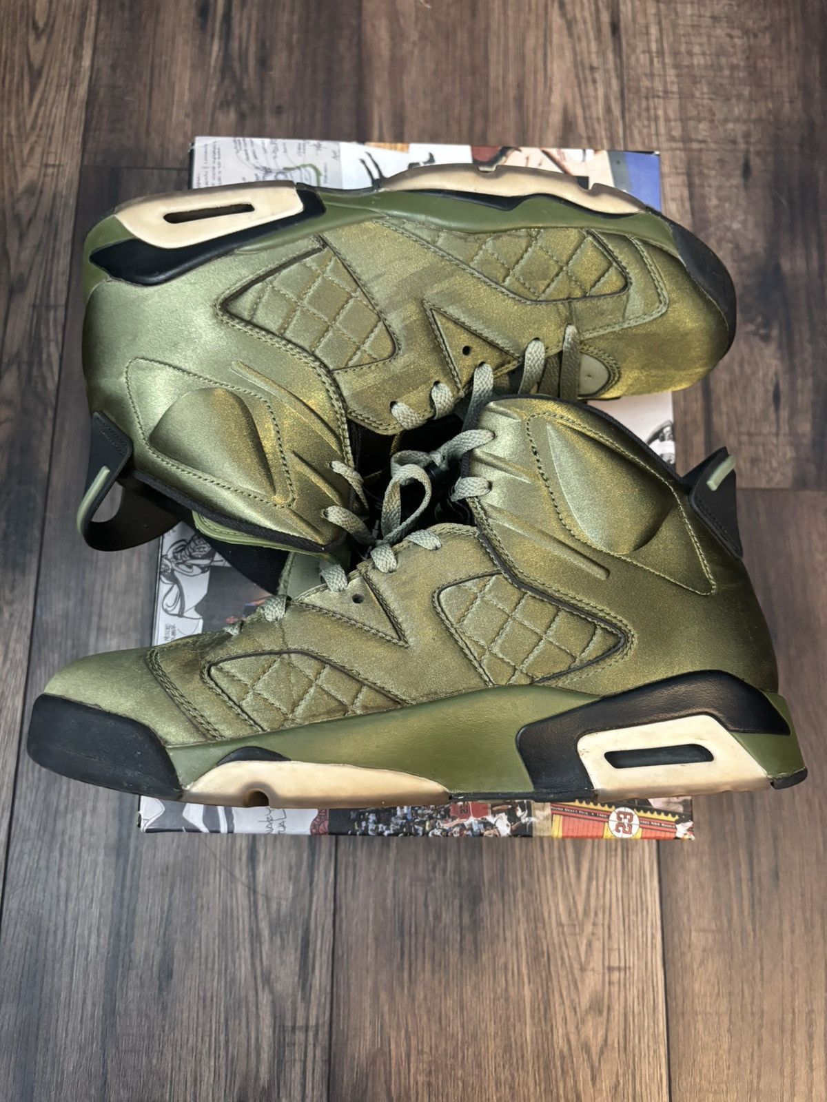 Jordan Brand Size 10 - Jordan 6 Pinnacle Promo Flight Jacket (2017) Size US 10 / EU 43 - 4 Thumbnail