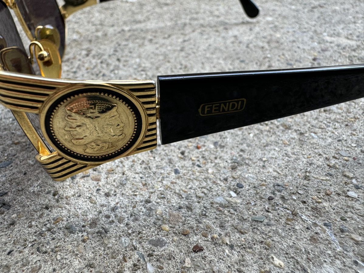 Fendi Vintage Fendi (FS 232 201) Sunglasses original case. (Rare) Size ONE SIZE - 13 Thumbnail