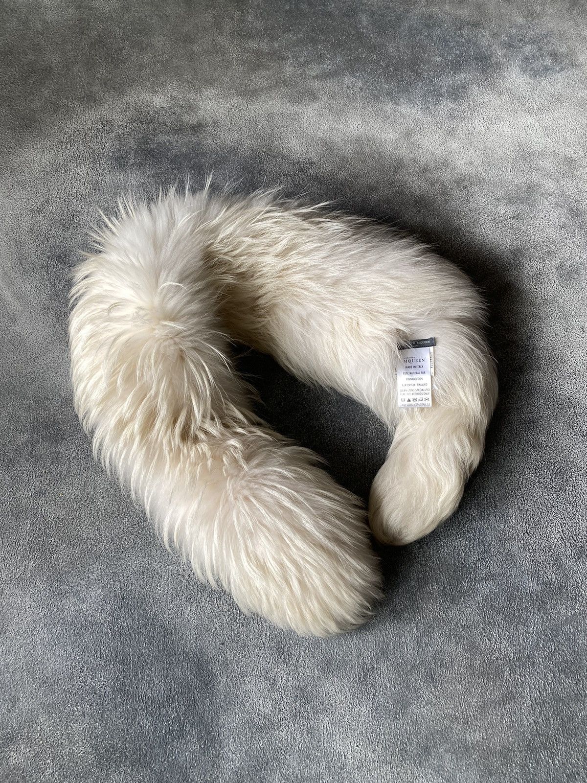 Alexander McQueen 2014 Alexander McQueen Real Fur Finnraccoon Scarf /Collar Size ONE SIZE - 4 Thumbnail