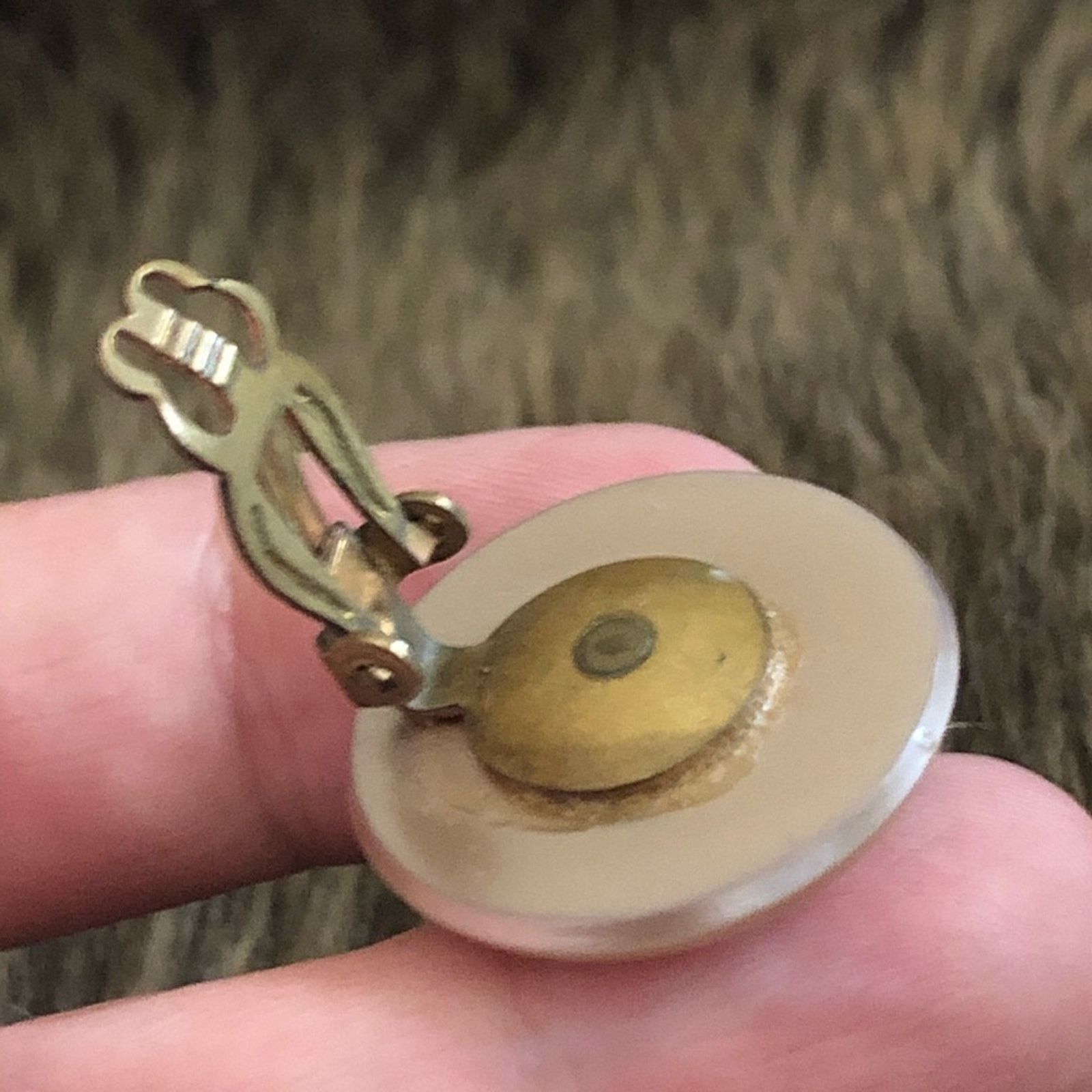 Vintage Vintage 60s champagne tone button clip on earrings Size ONE SIZE - 5 Thumbnail