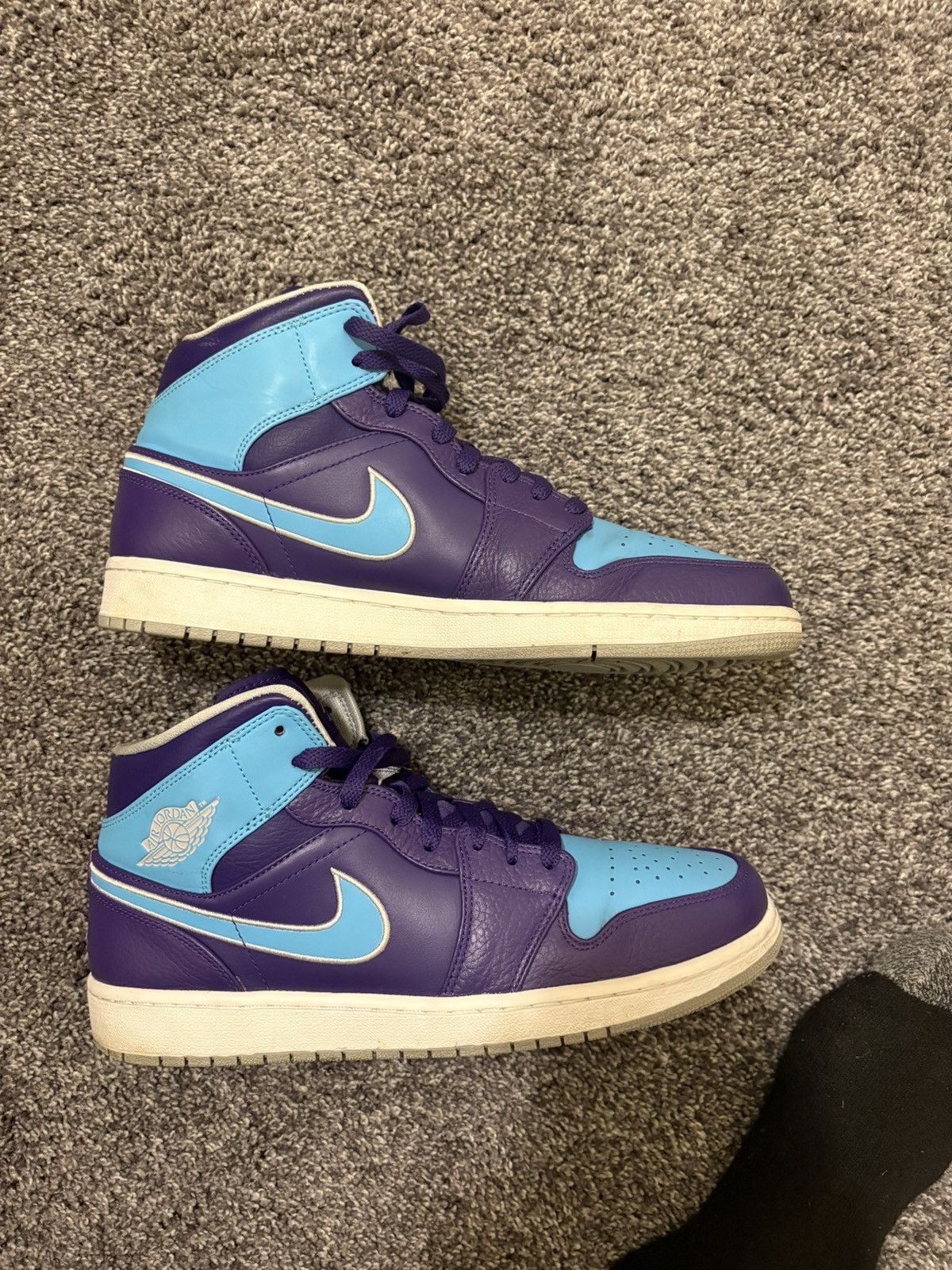Jordan Brand 2014 OG JORDAN RETRO ONE MID HORNETS Size US 12 / EU 45 - 1 Thumbnail