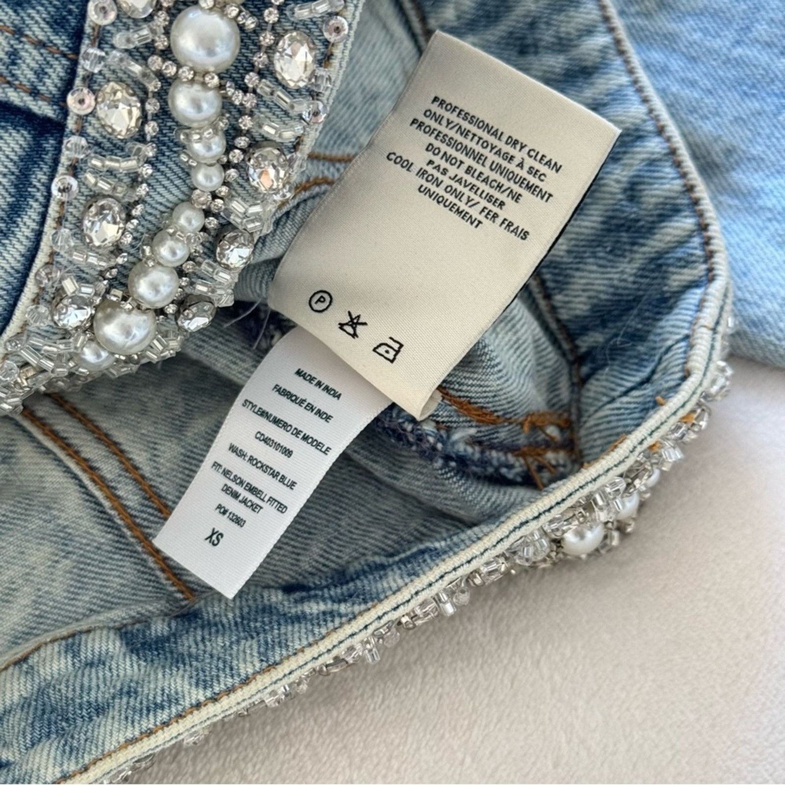 Alice + Olivia NWOT! Alice + Olivia Nelson Embellished Denim Jacket Size XS Size XS / US 0-2 / IT 36-38 - 7 Thumbnail