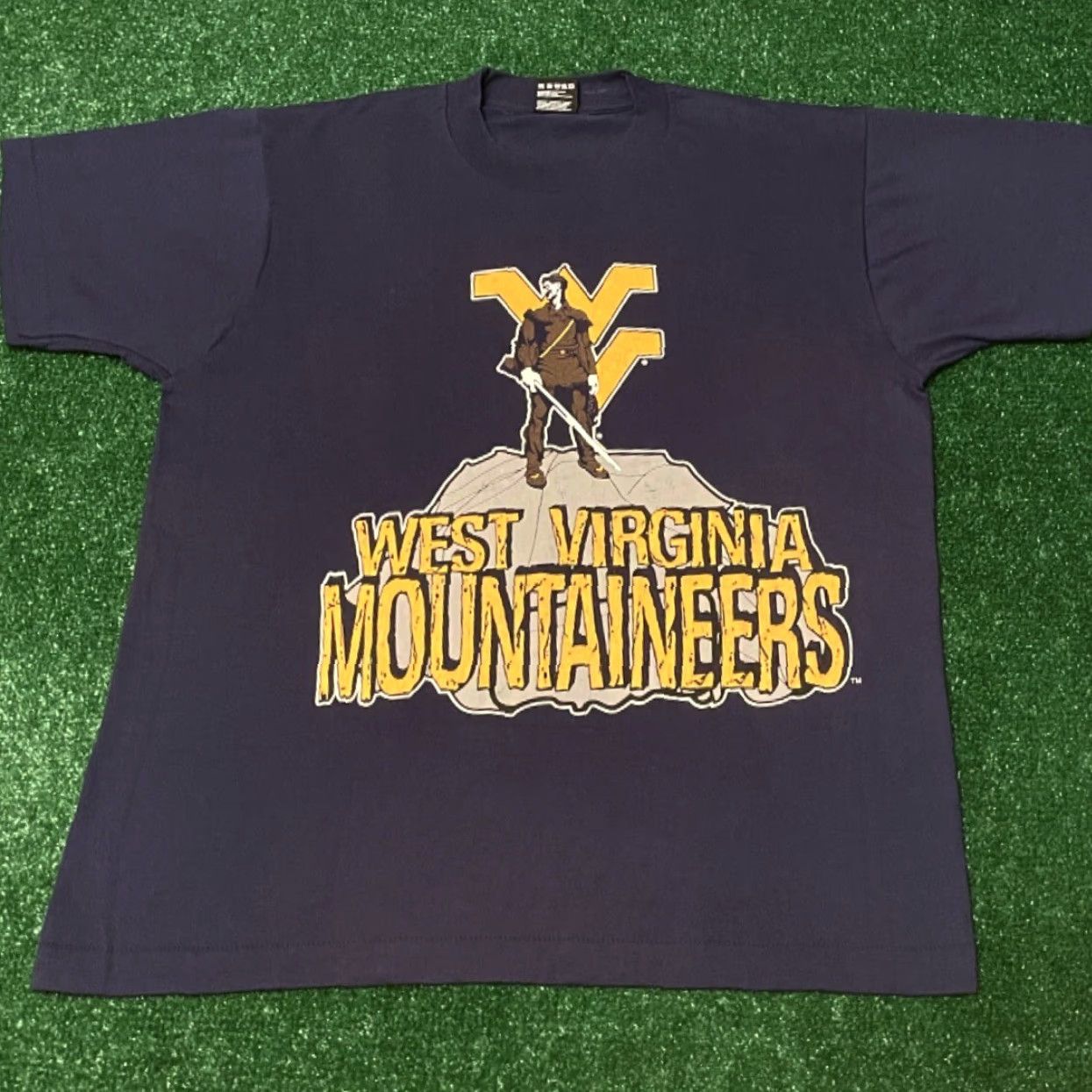 Vintage VINTAGE West Virginia Mountaineers VTG Shirt XL 90s Graphic Logo Mens Blue T-Shirt Size US XL / EU 56 / 4 - 3 Thumbnail