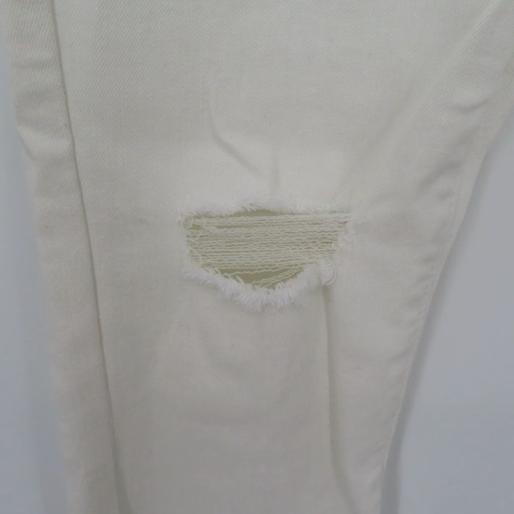 Guess GUESS Womens Jeans 26 Pima Bling Pocket Distressed White Denim Skinny NEW Regular 5-Pocket Design Boys? No. Size 26" / US 2 / IT 38 - 5 Thumbnail