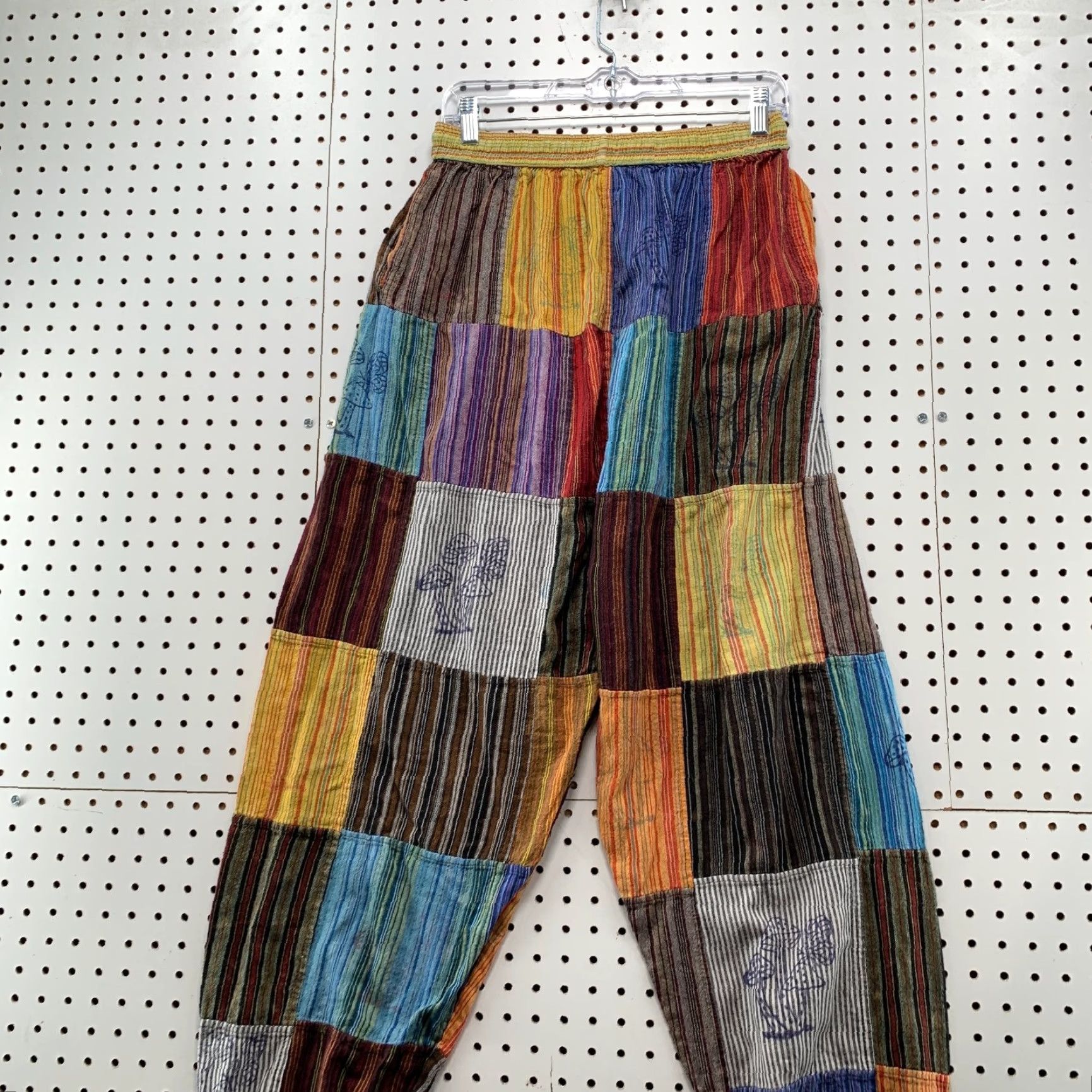 Vintage Rising International Patchwork Cotton Jogger Pants XL Women White Hippie Mushrooms Patchwork Style Jogger 90s Bohemian Fashion Womens Size 40" / US 18 - 7 Thumbnail