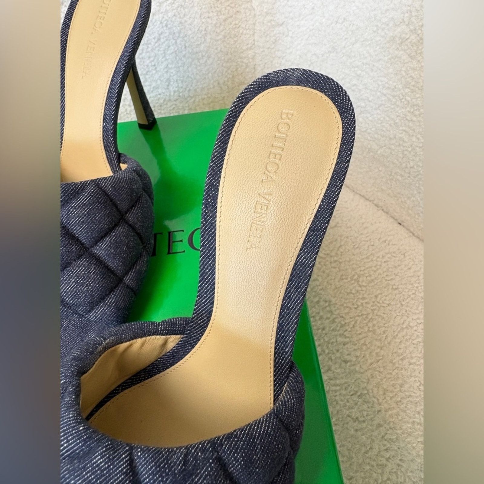 Bottega Veneta Bottega Veneta Denim Matelasse Padded Mule 40 Size US 10 / IT 40 - 2 Thumbnail