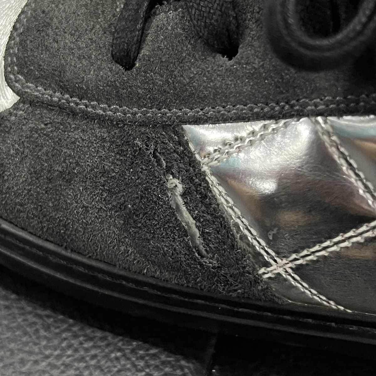 Marc Jacobs Marc Jacobs Metallic Suede High-Top Sneakers Size US 7 / EU 40 - 24 Thumbnail