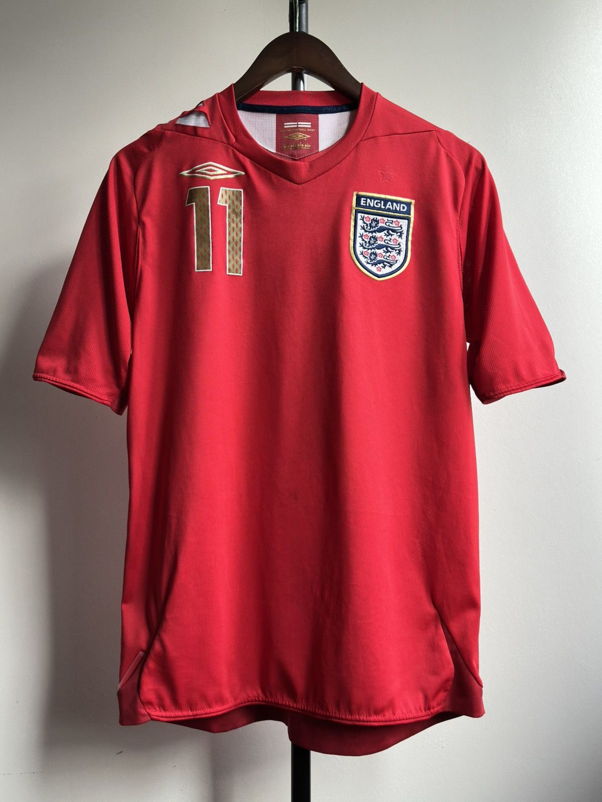 Umbro J. Cole #11 Vintage England 2006/08 Soccer Jersey Umbro Size US M / EU 48-50 / 2 - 2 Thumbnail