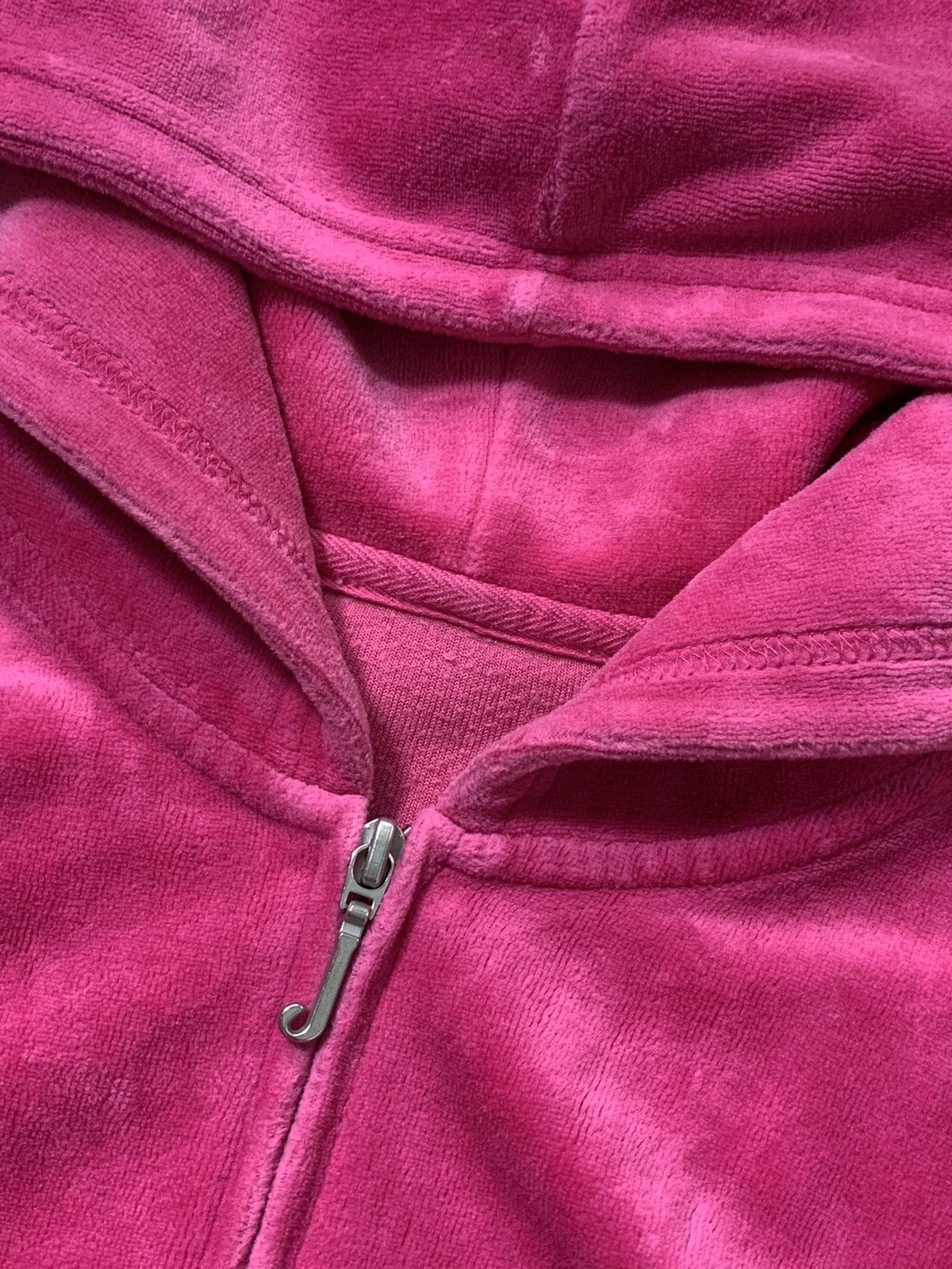 Juicy Couture VINTAGE JUICY COUTURE 2000s VELOUR ZIP HOODIE Size XS / US 0-2 / IT 36-38 - 5 Thumbnail