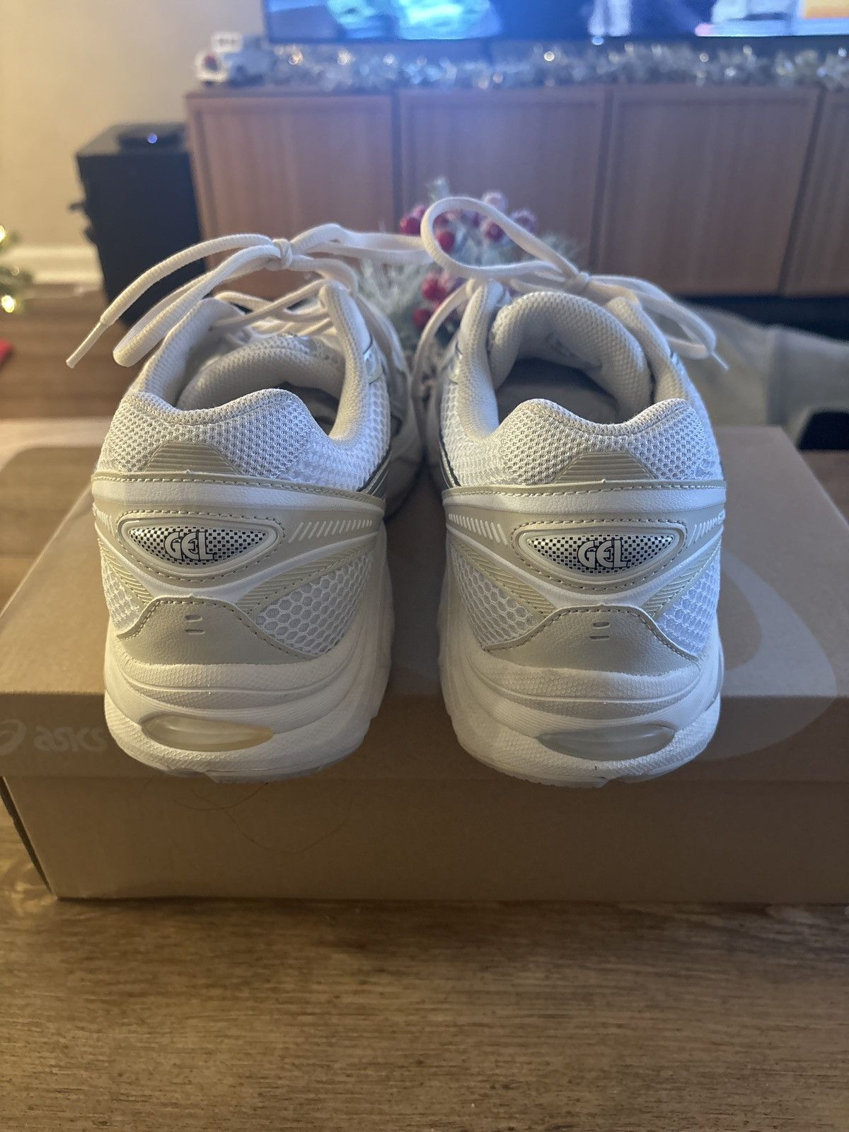 Asics Above the Clouds white gel 2160 Asics Size US 12 / EU 45 - 5 Thumbnail