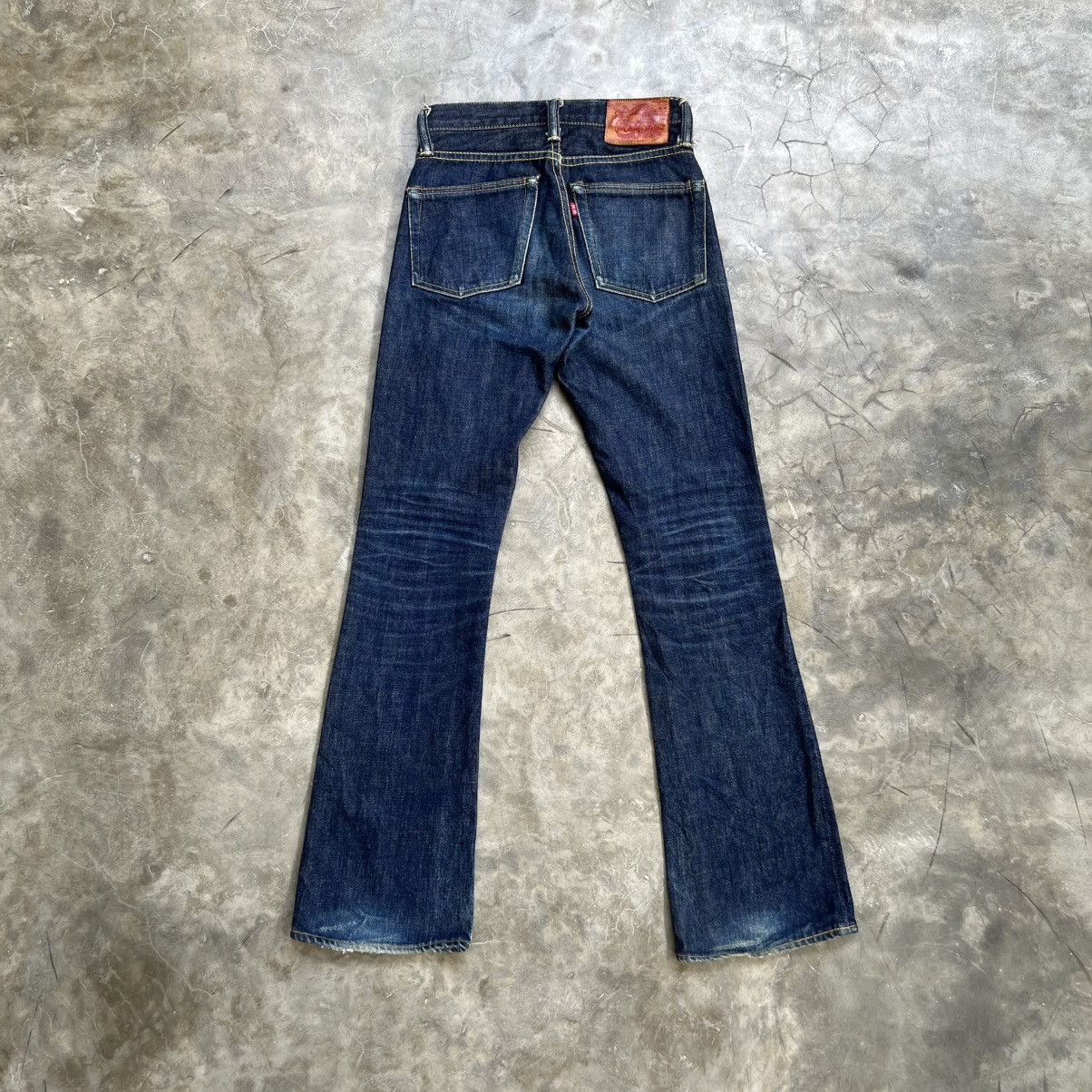 Japanese Brand 2000’s Skull Jeans by An Alchemist Distressed Flared Jeans Size US 26 / EU 42 - 2 Thumbnail
