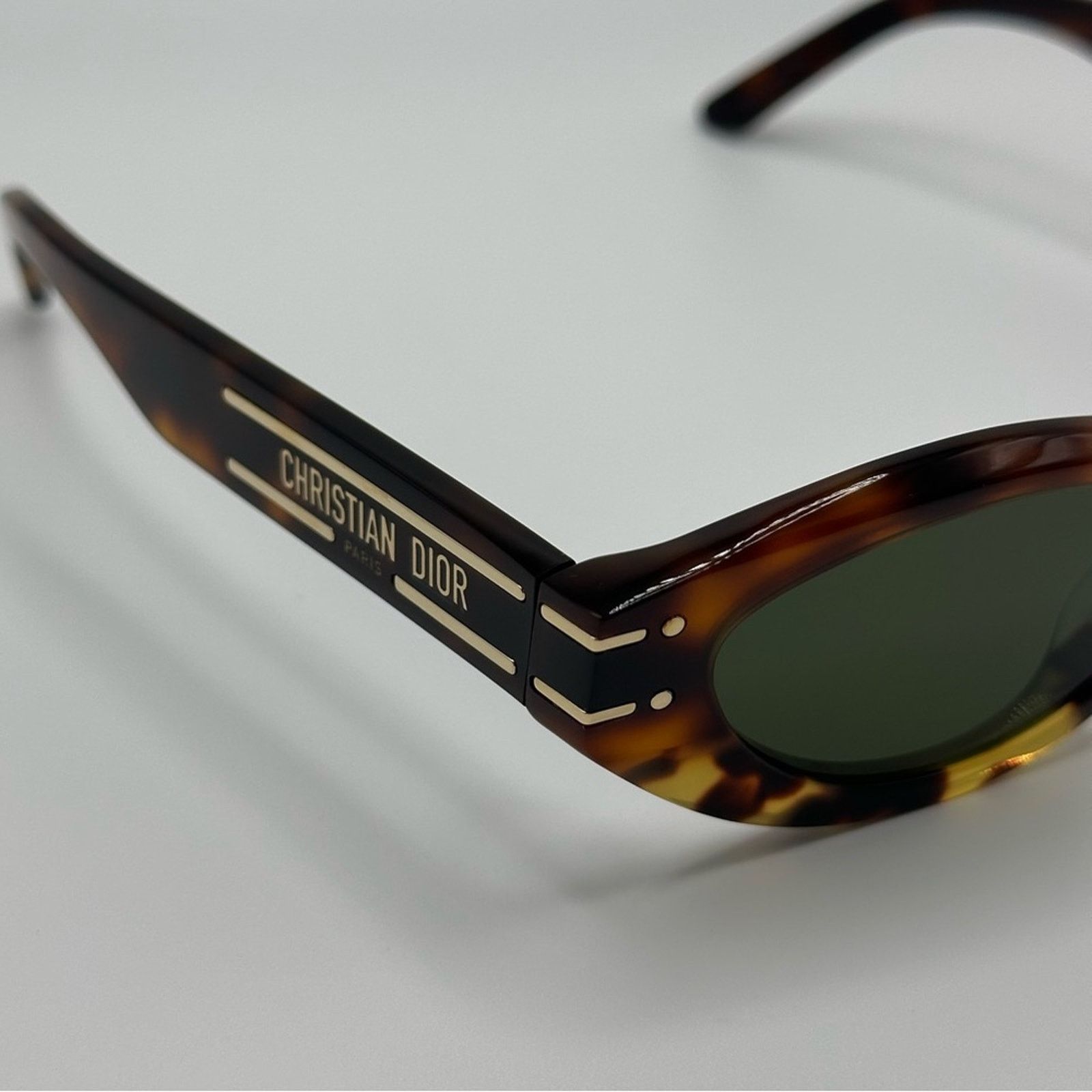 Dior NEW Dior Sunglasses CD40104I 53N Diorsignature B5I Women Size ONE SIZE - 6 Thumbnail