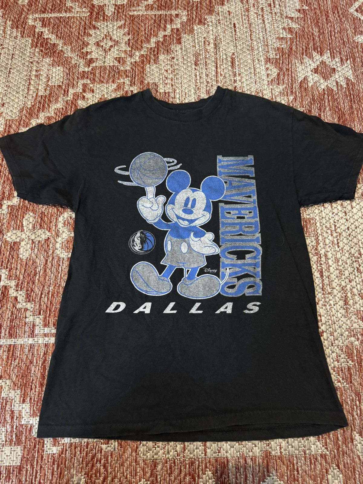 Disney Disney Mickey Mouse Dallas Mavericks Vintage Style Tee Sz M Size US M / EU 48-50 / 2 - 1 Thumbnail