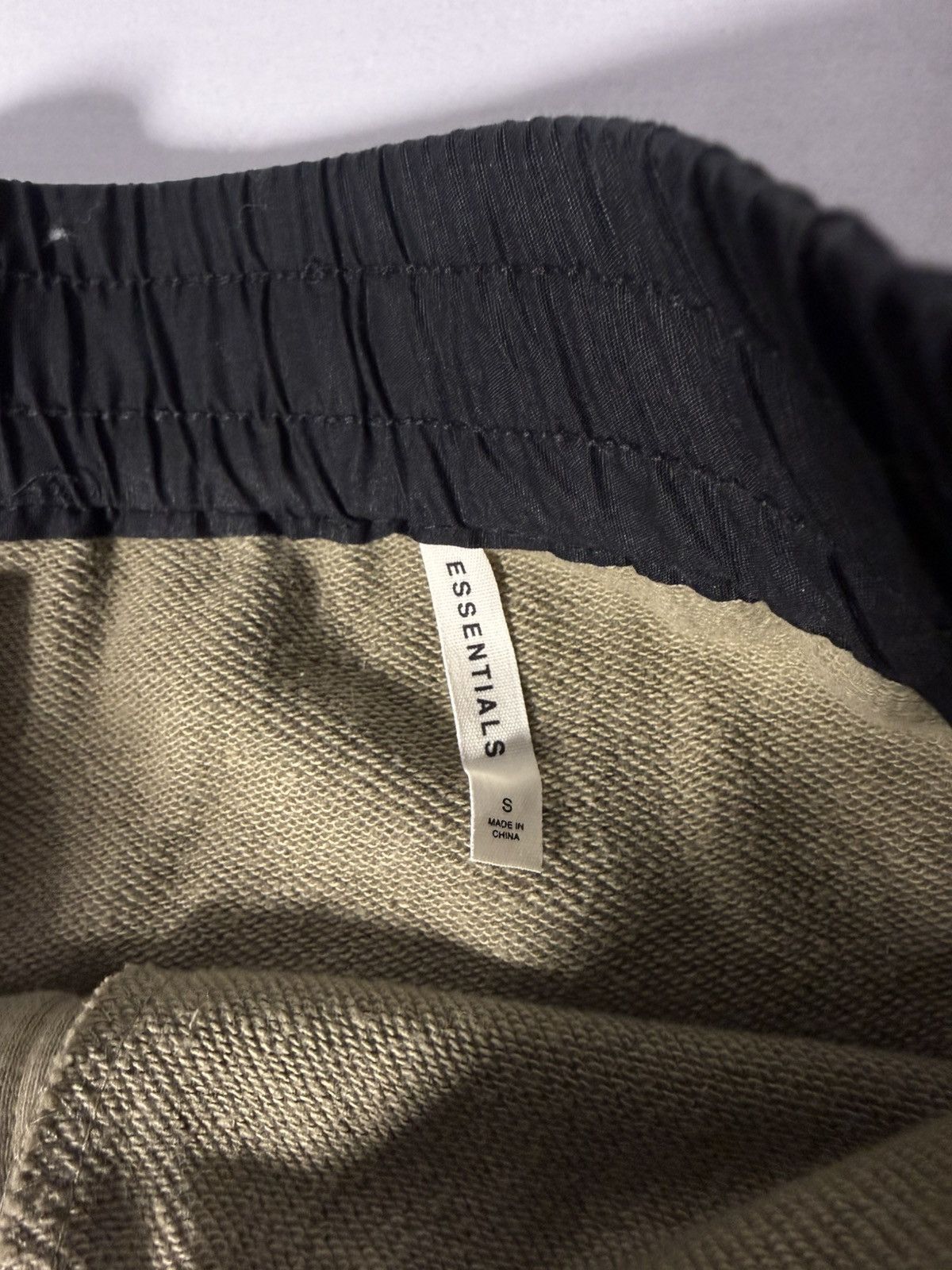 Fear of God Fear of God essentials first collection shorts silver sage S Size US 28 / EU 44 - 6 Thumbnail