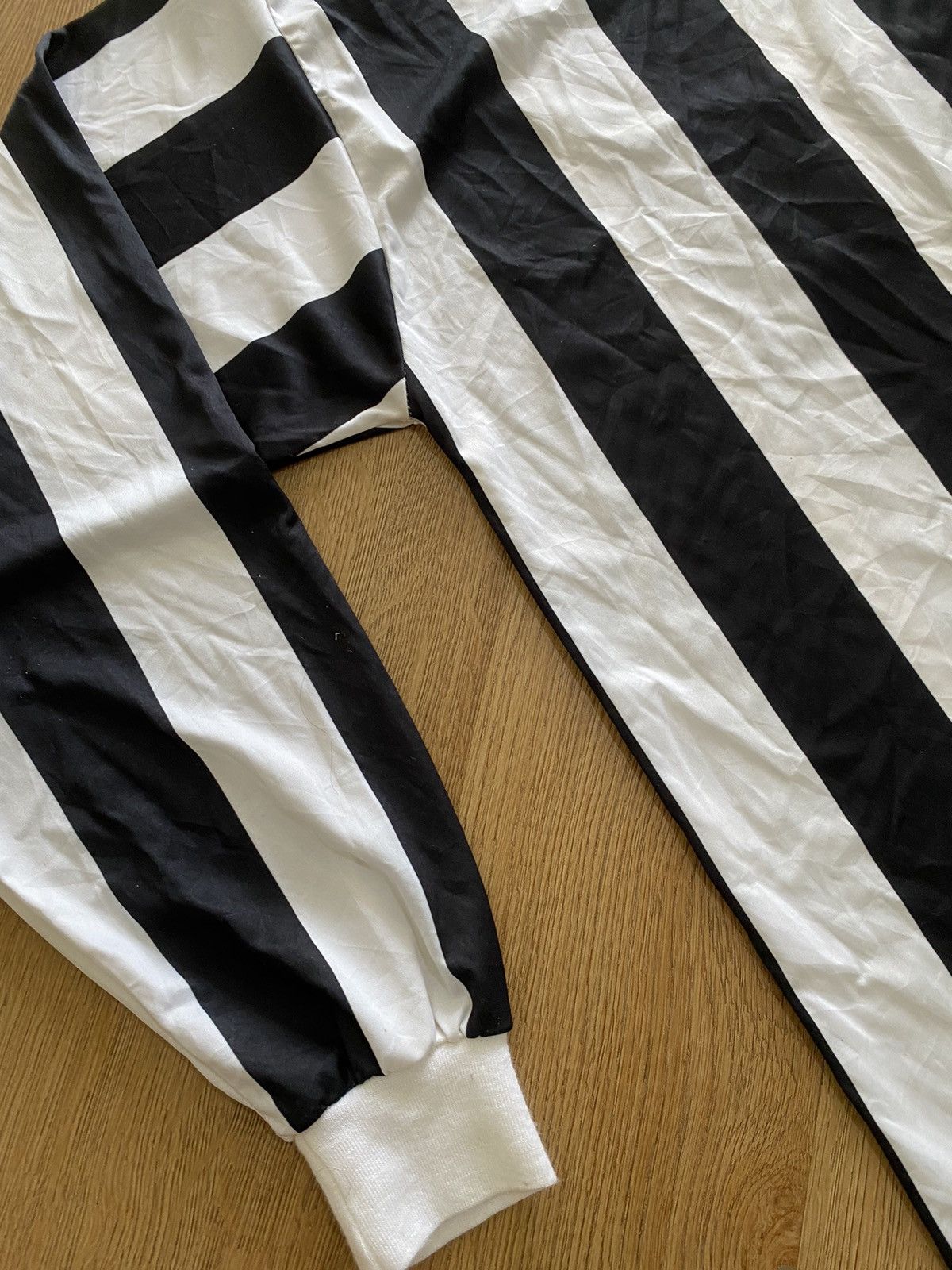 Vintage Vintage Juventus Danone Size US XL / EU 56 / 4 - 11 Thumbnail