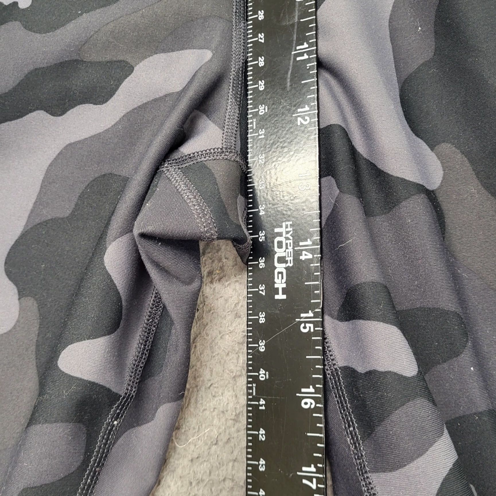 Old Navy Old Navy Active Joggers Women’s Size Large Gray Camouflage Powersoft High-Rise Go-Dry Size 36" / US 14 / IT 50 - 5 Thumbnail