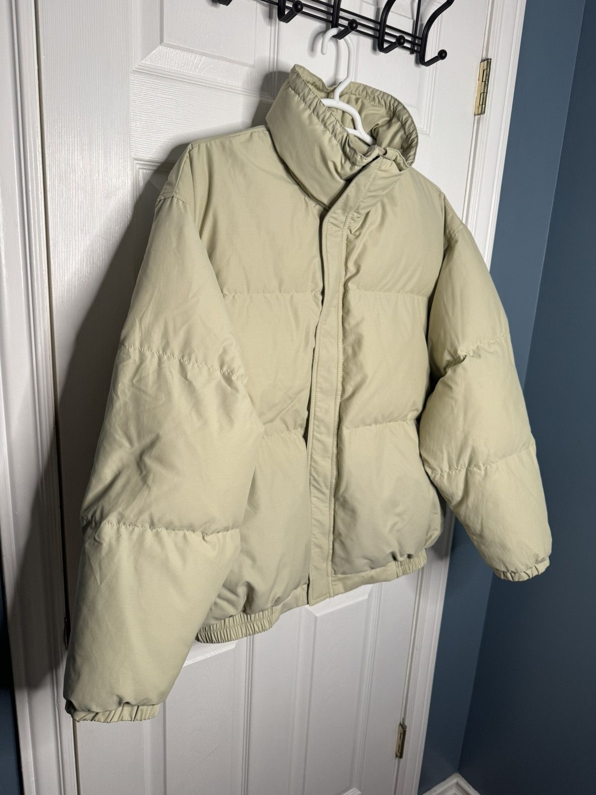 Fear of God Fear of God ESSENTIALS Puffer Size US XL / EU 56 / 4 - 6 Thumbnail