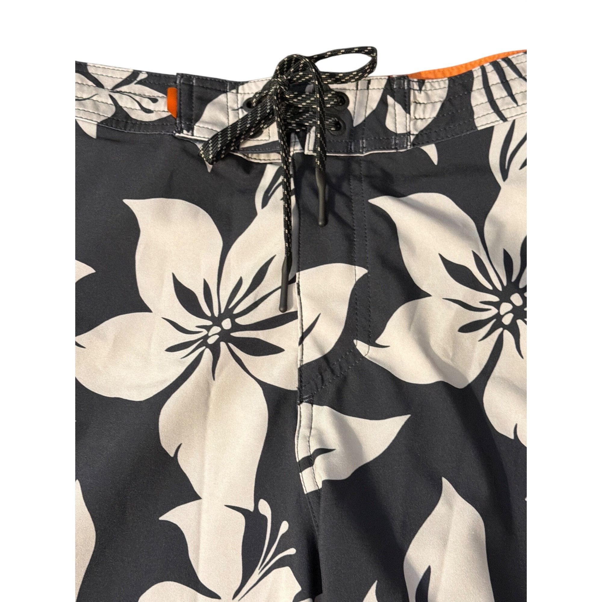 Quiksilver Quiksilver Waterman Big Island Boardshorts Bathing Suit Blac Size US 40 / EU 56 - 2 Thumbnail