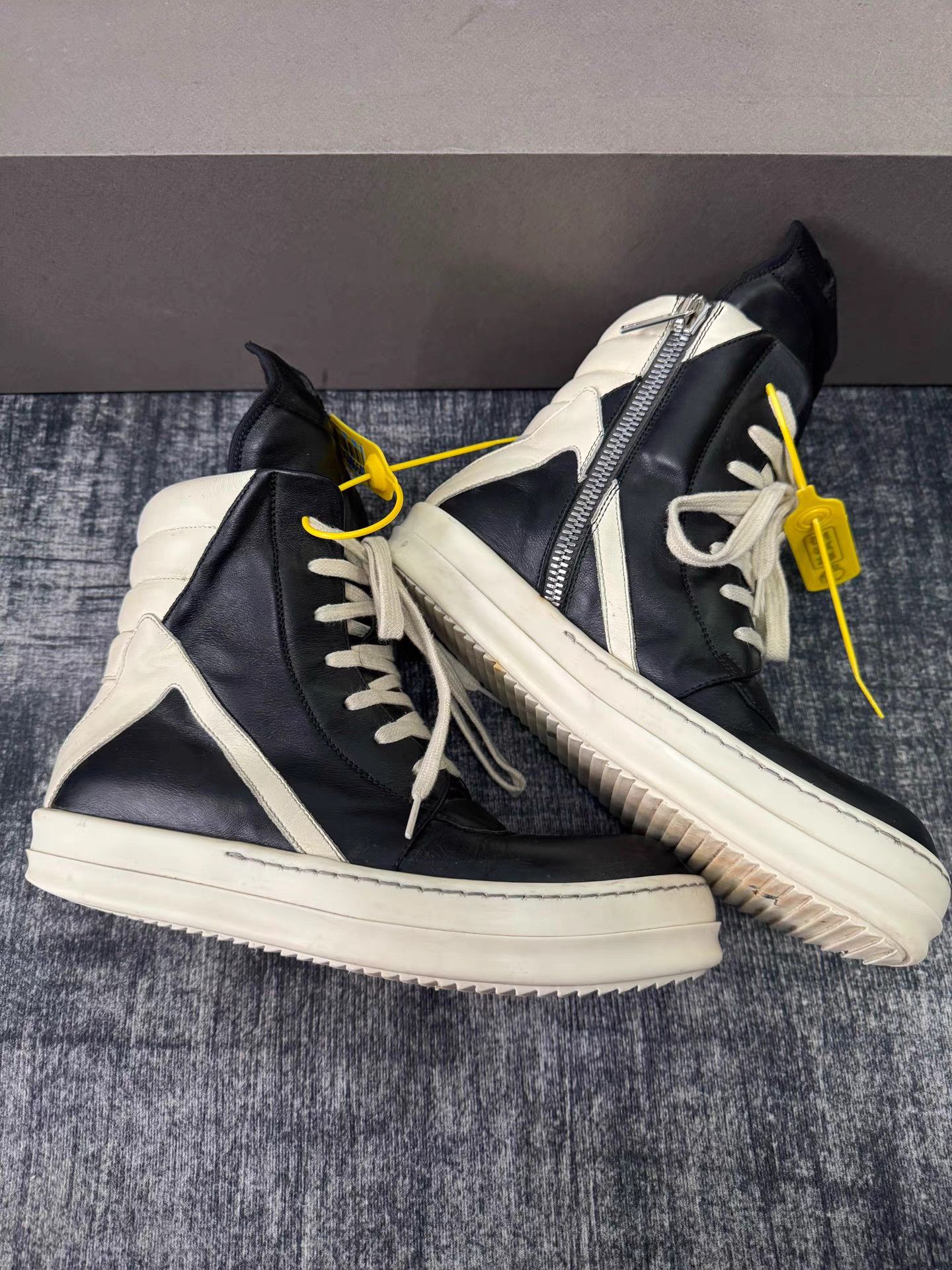 Rick Owens Rick Owens Mainline Triangle Sneakers Size US 9 / IT 39 - 3 Thumbnail