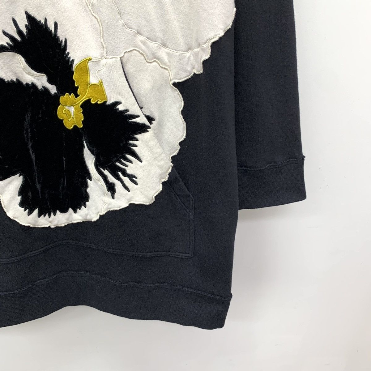Valentino Valentino Floral Patch Hooded Long Sleeve Sweatshirt K26WX Size XS / US 0-2 / IT 36-38 - 4 Thumbnail