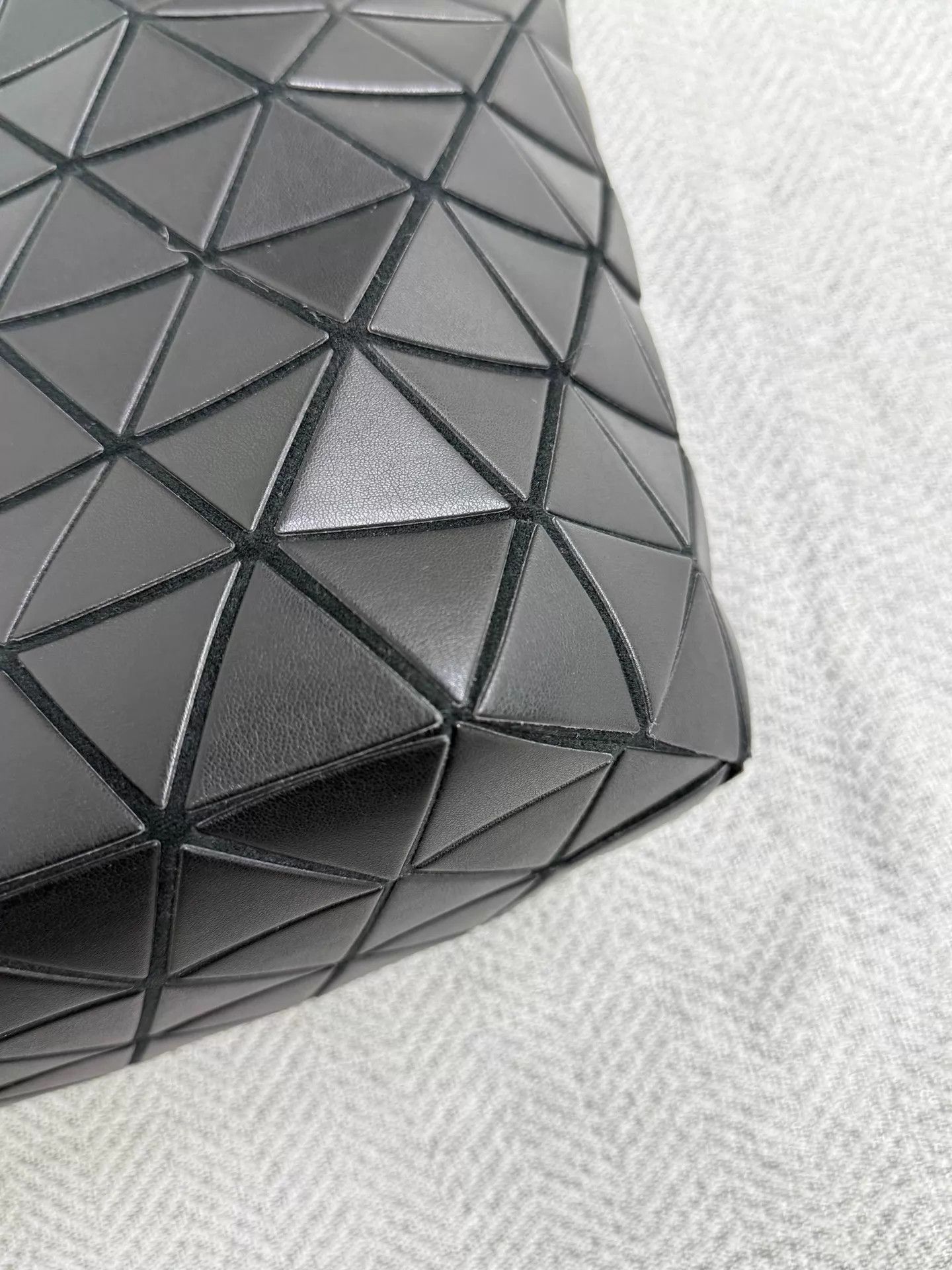 Issey Miyake Issey Miyake Black Matte Geo Quilted Crossbody/Tote bags Size ONE SIZE - 5 Thumbnail