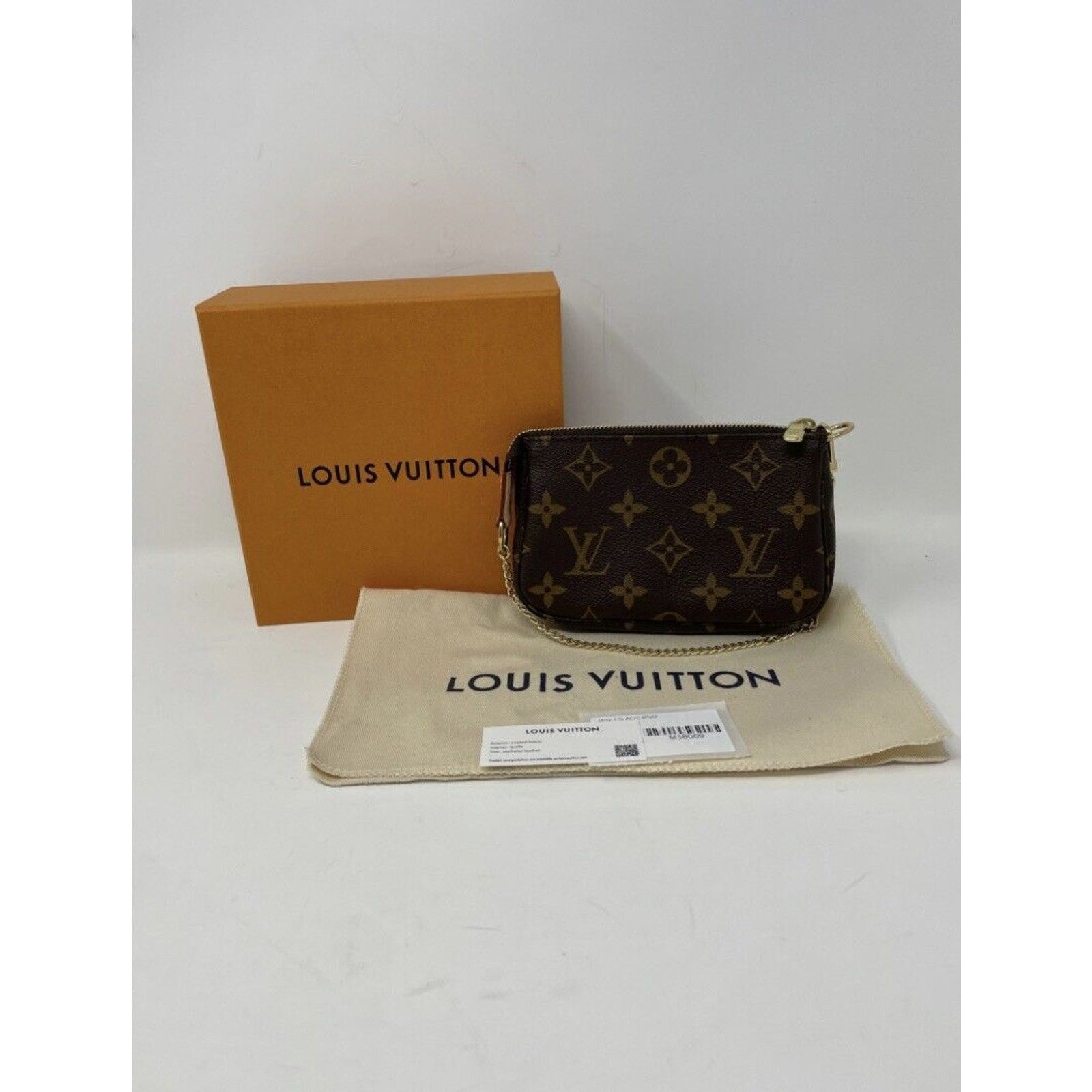 Louis Vuitton Louis Vuitton Mini Pochette Accessoires Monogram Size ONE SIZE - 4 Thumbnail