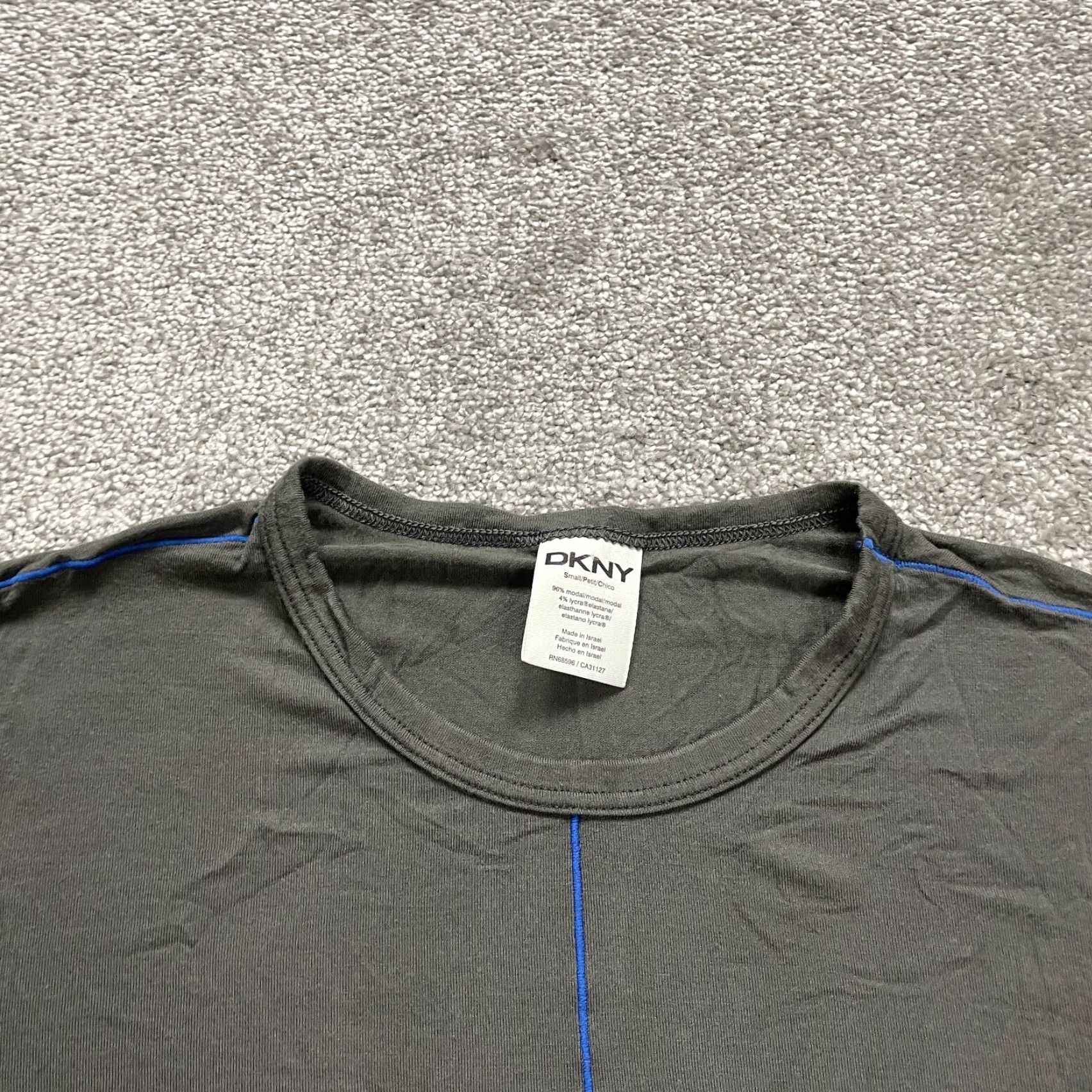 DKNY VINTAGE DKNY T-Shirt Womens Small Short Sleeve Crew Neck Casual Basic Top Gray 90s Mens Size S / US 4 / IT 40 - 3 Thumbnail