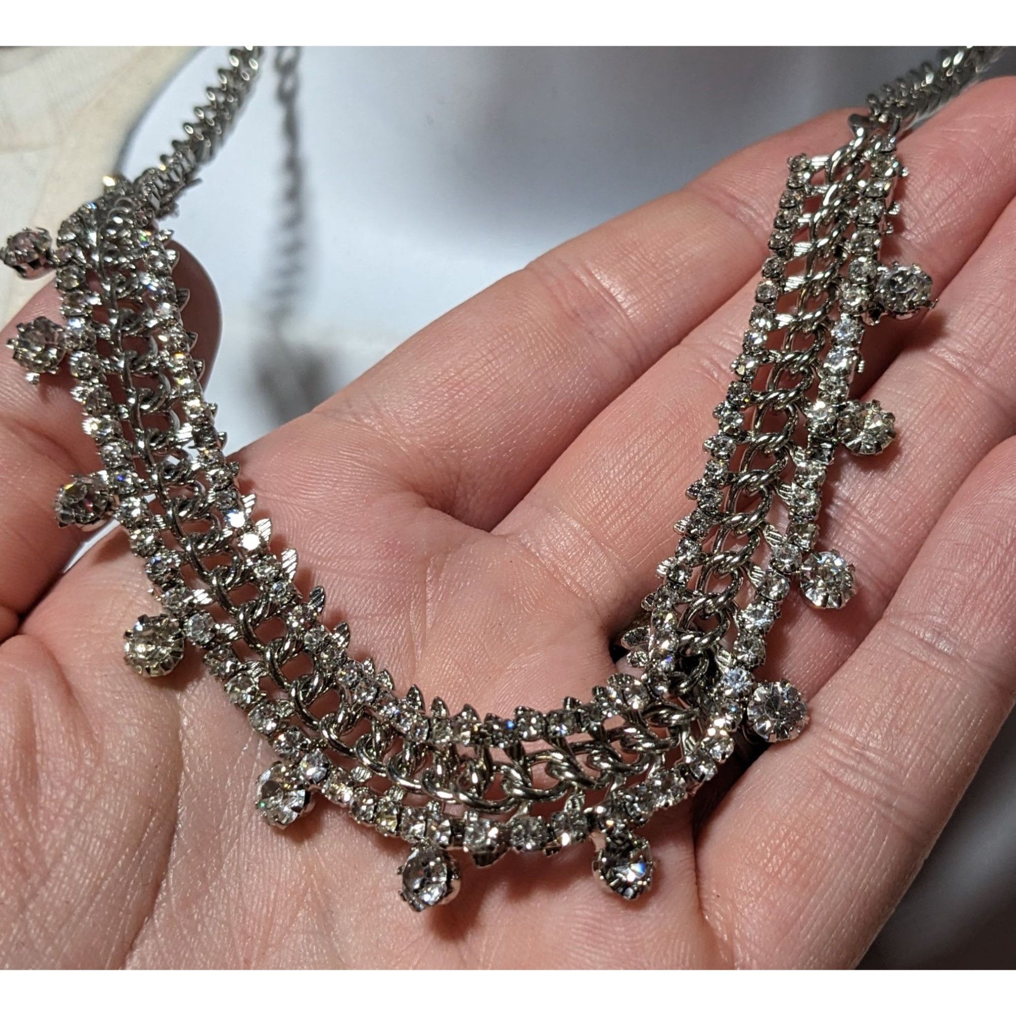 Other Elegant Silver Rhinestone Statement Necklace Size ONE SIZE - 8 Thumbnail