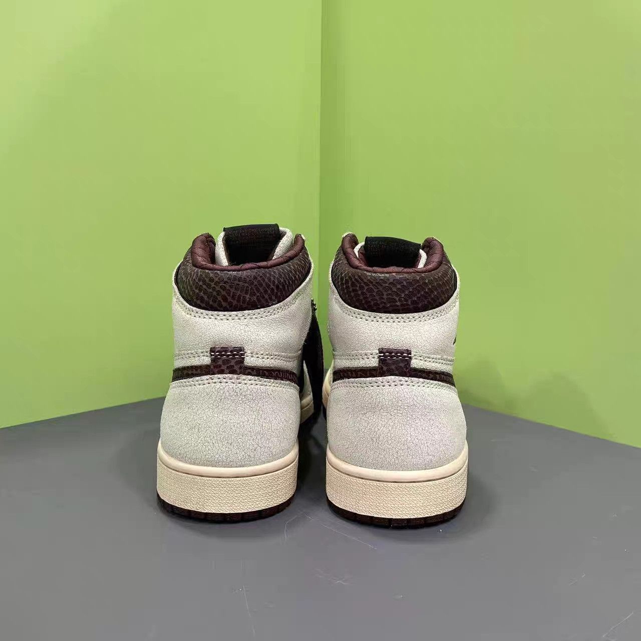 Jordan Brand A Ma Maniére x Air Jordan 1 Snakeskin Sneakers K15 Size US 9 / EU 42 - 7 Thumbnail