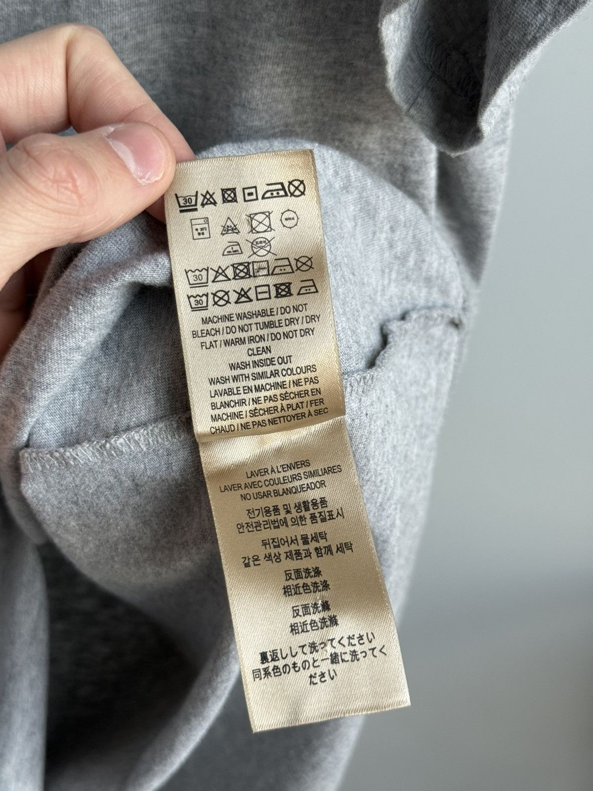 Burberry Burberry London England Grey Cotton T-Shirt Logo Patch Size US L / EU 52-54 / 3 - 12 Thumbnail