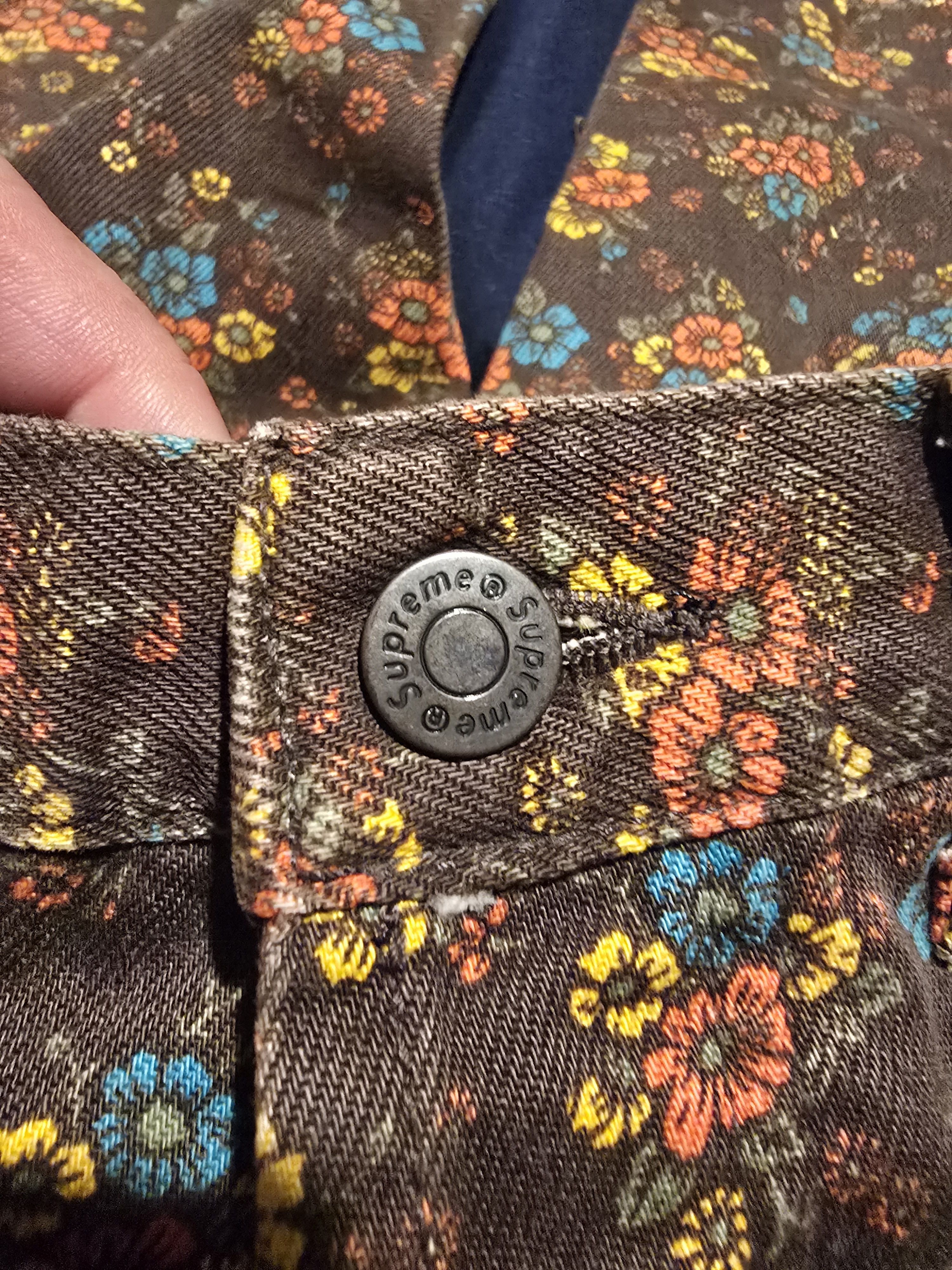 Supreme Supreme Regular Jean 'Flowers' (SS22). Size US 34 / EU 50 - 11 Thumbnail