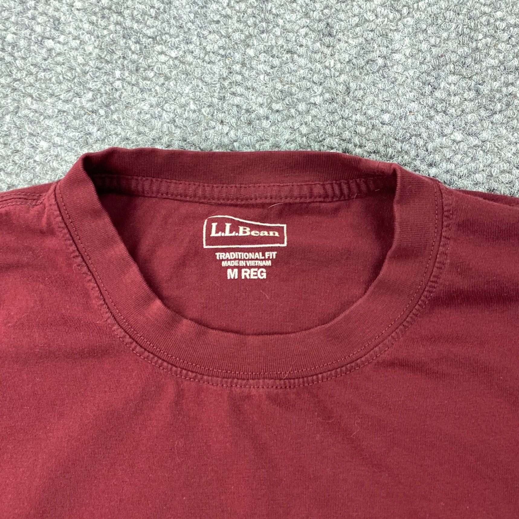 Vintage LL Bean Pocket Shirt Mens Medium Maroon Plain Traditional Fit Unshrinkable Tee Size US M / EU 48-50 / 2 - 3 Thumbnail