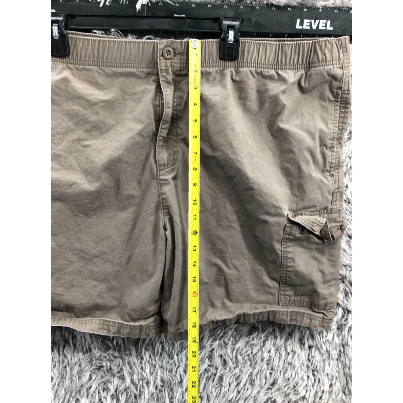 Croft & Barrow Croft & Barrow Cargo Shorts Mens Size 44 Mid Rise Medium Wash Beige Size US 44 / EU 60 - 3 Thumbnail